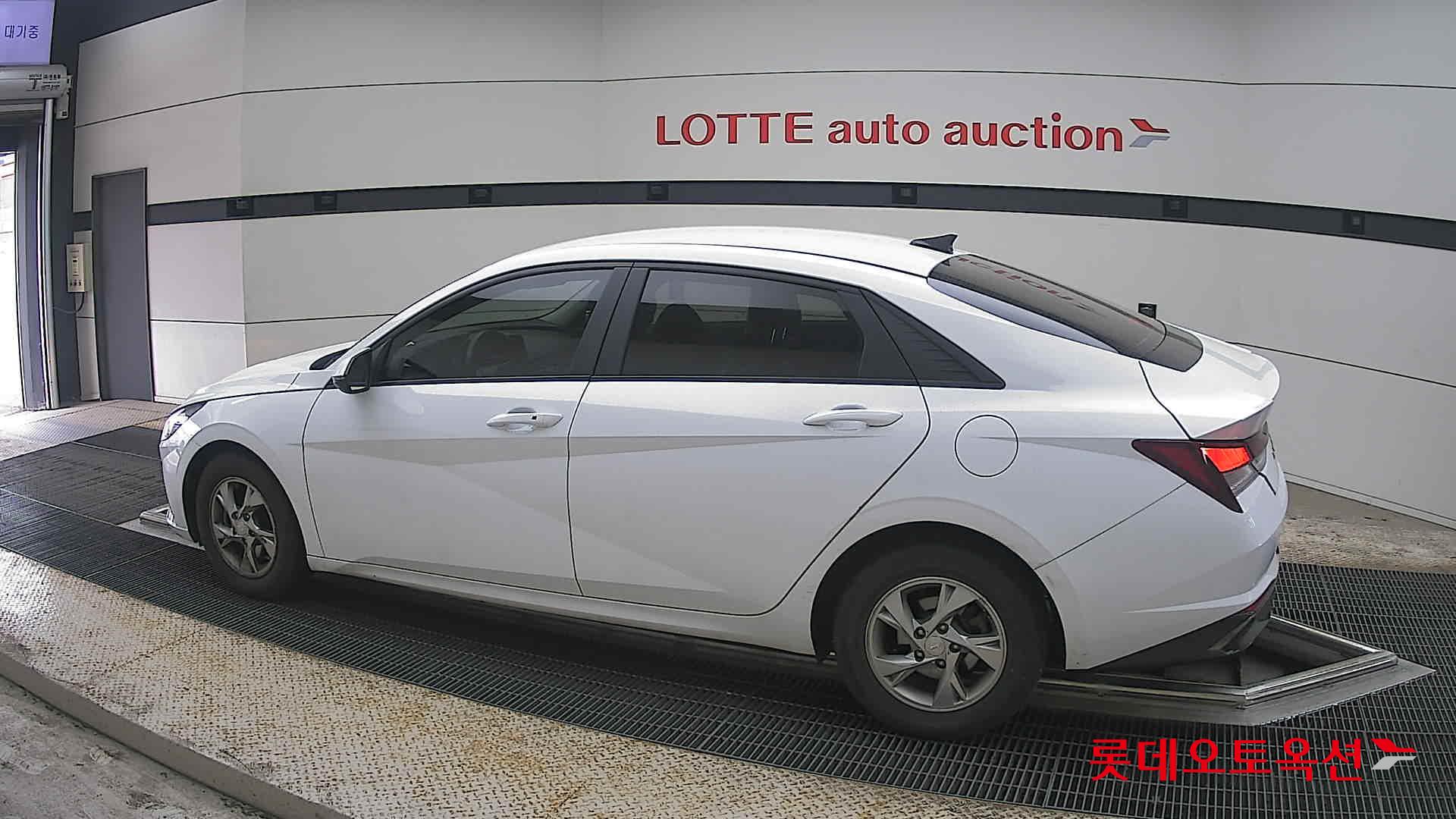 Hyundai Elantra 2021 - Image 14