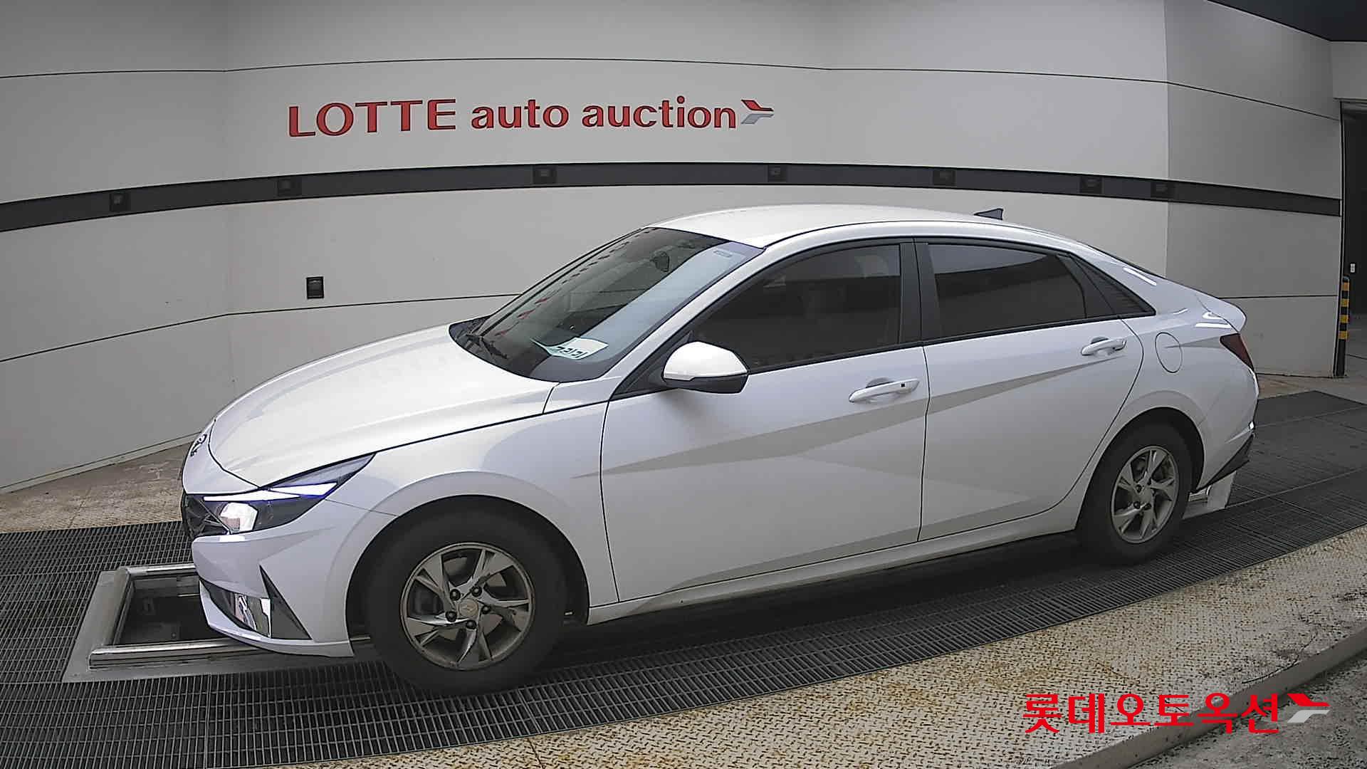 Hyundai Elantra 2021 - Image 12