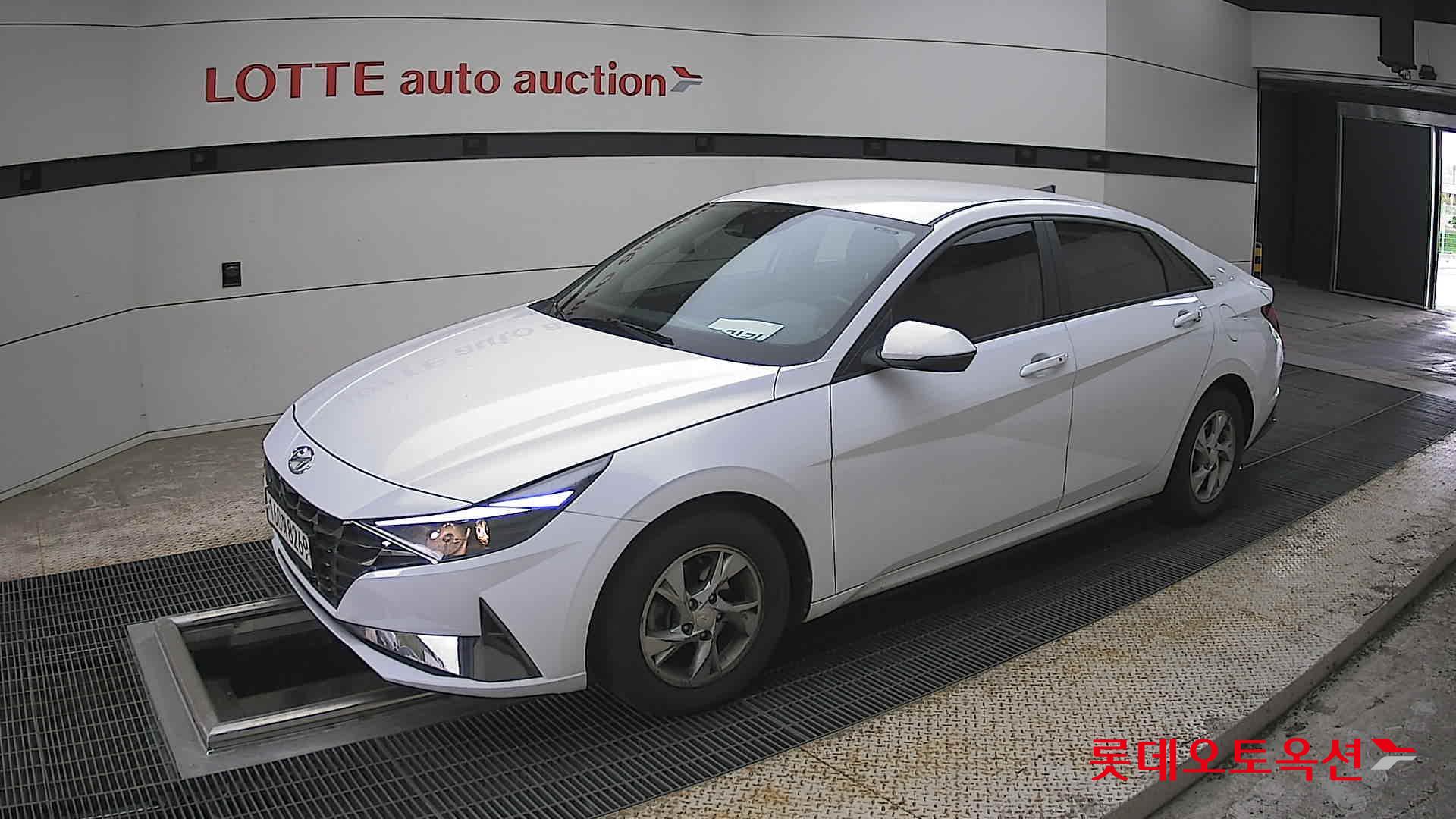 Hyundai Elantra 2021 - Image 11
