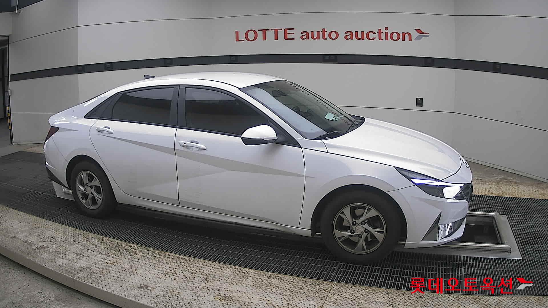 Hyundai Elantra 2021 - Image 22