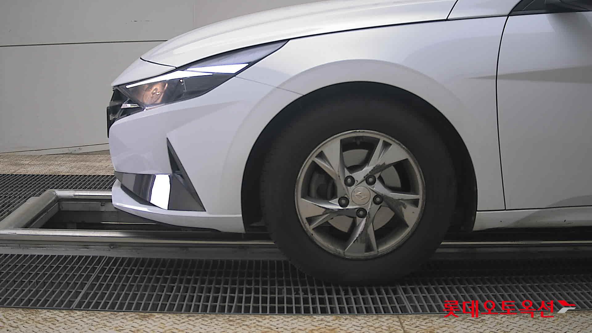 Hyundai Elantra 2021 - Image 25