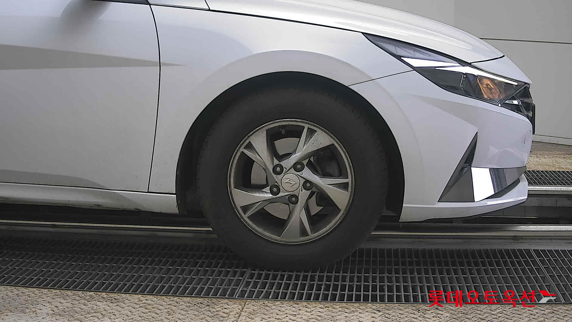 Hyundai Elantra 2021 - Image 27