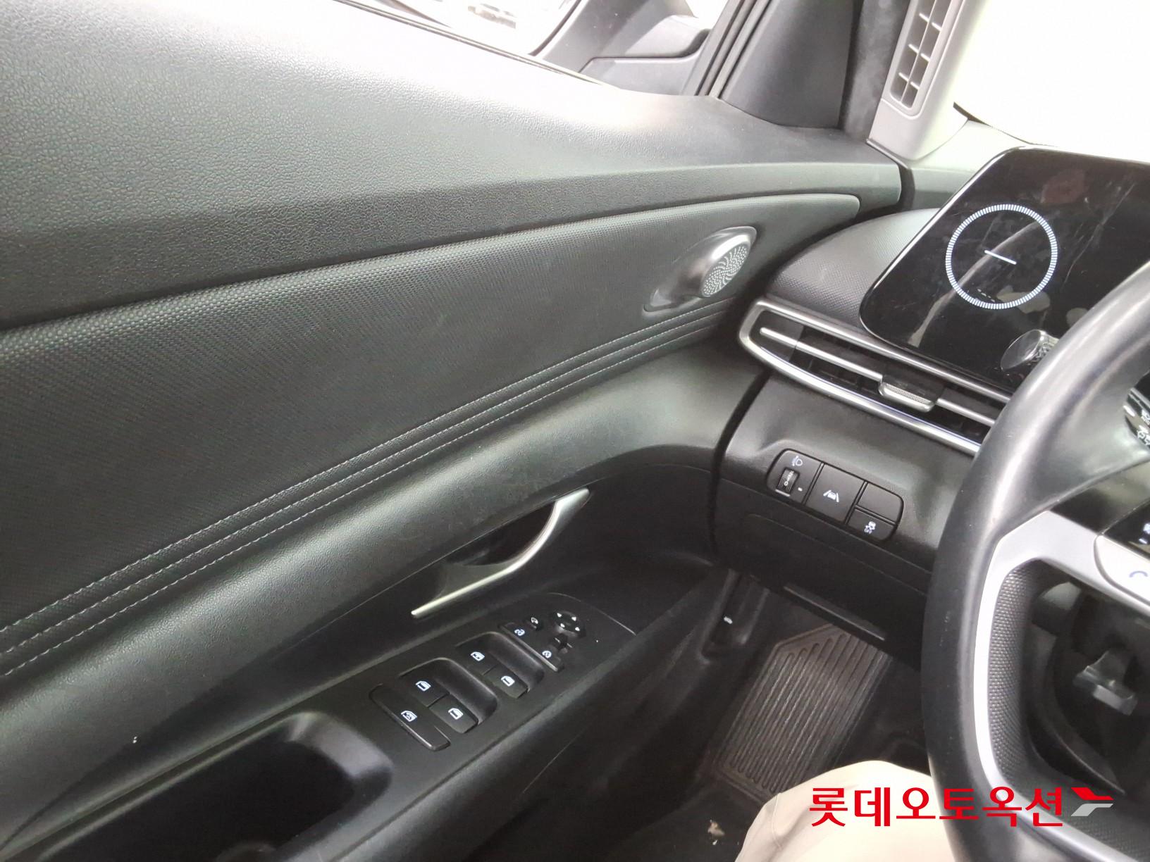 Hyundai Elantra 2021 - Image 29