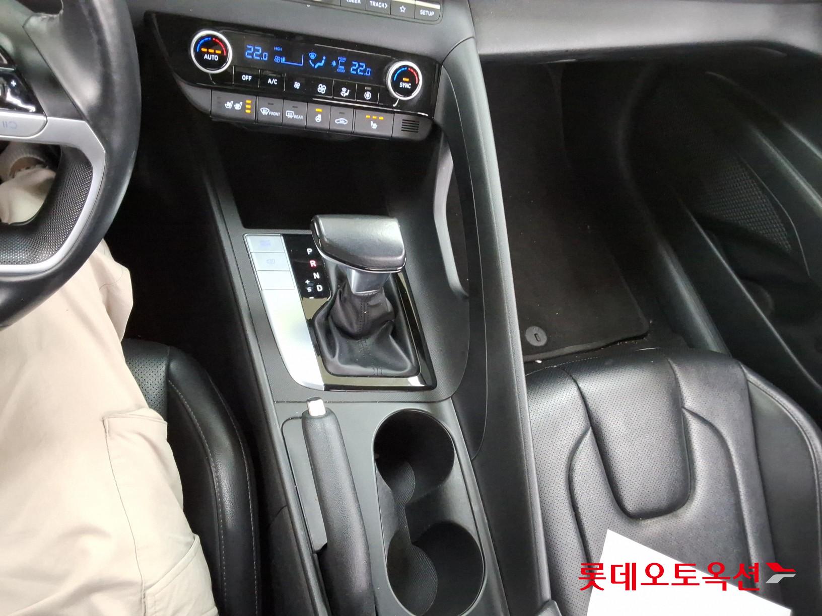 Hyundai Elantra 2021 - Image 34