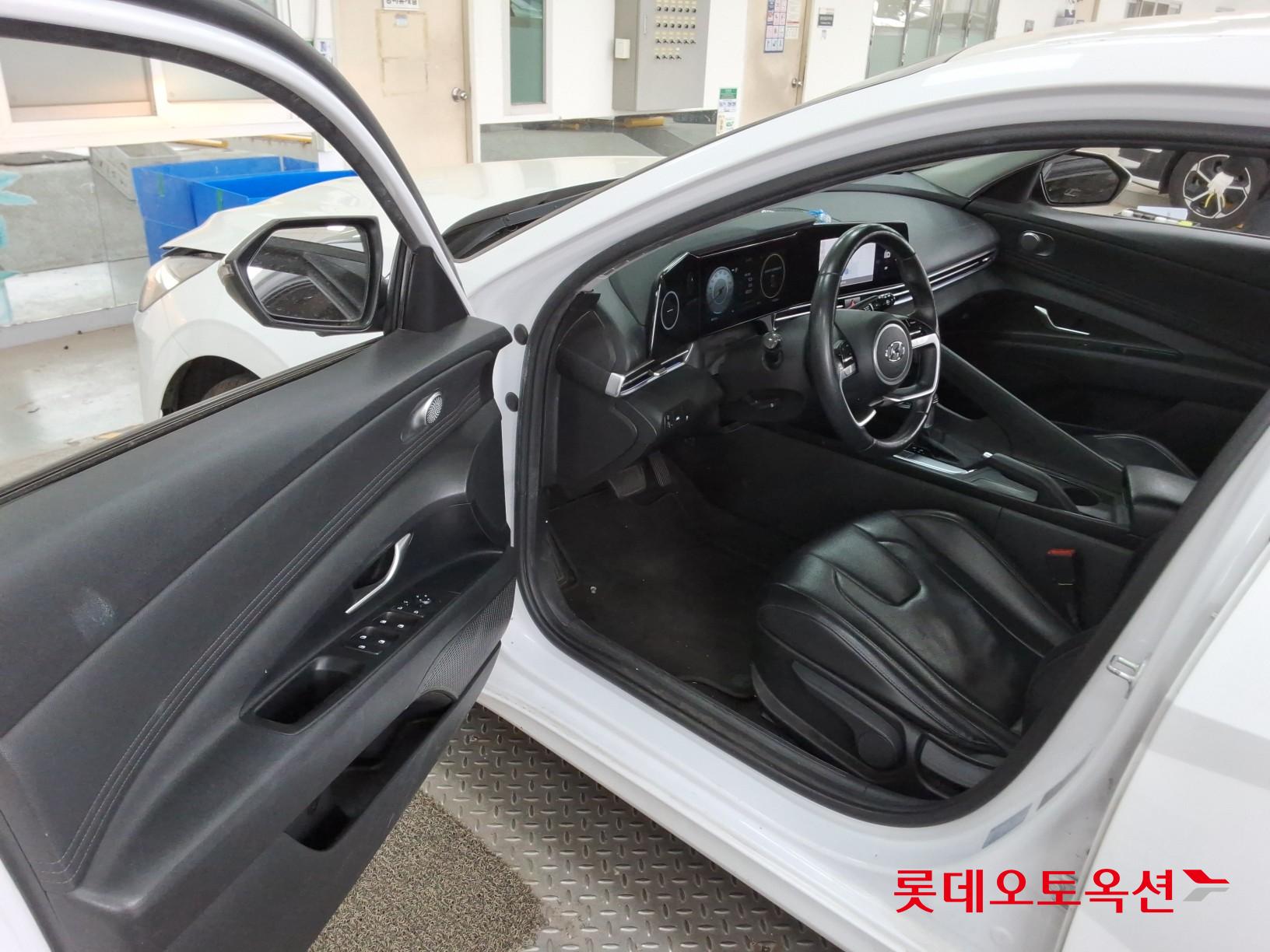 Hyundai Elantra 2021 - Image 35