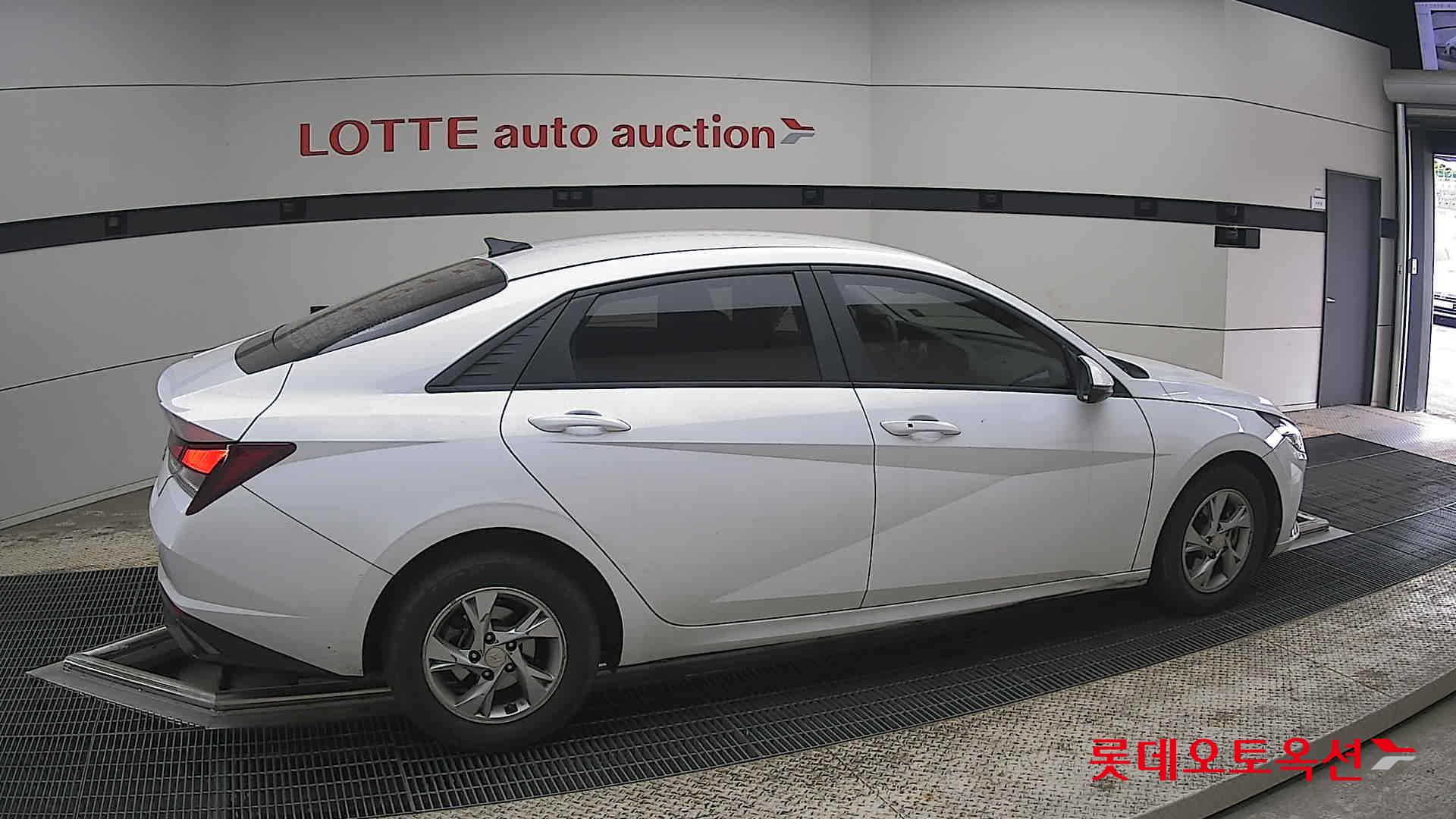 هيونداي إلانترا 2021 - صورة 20