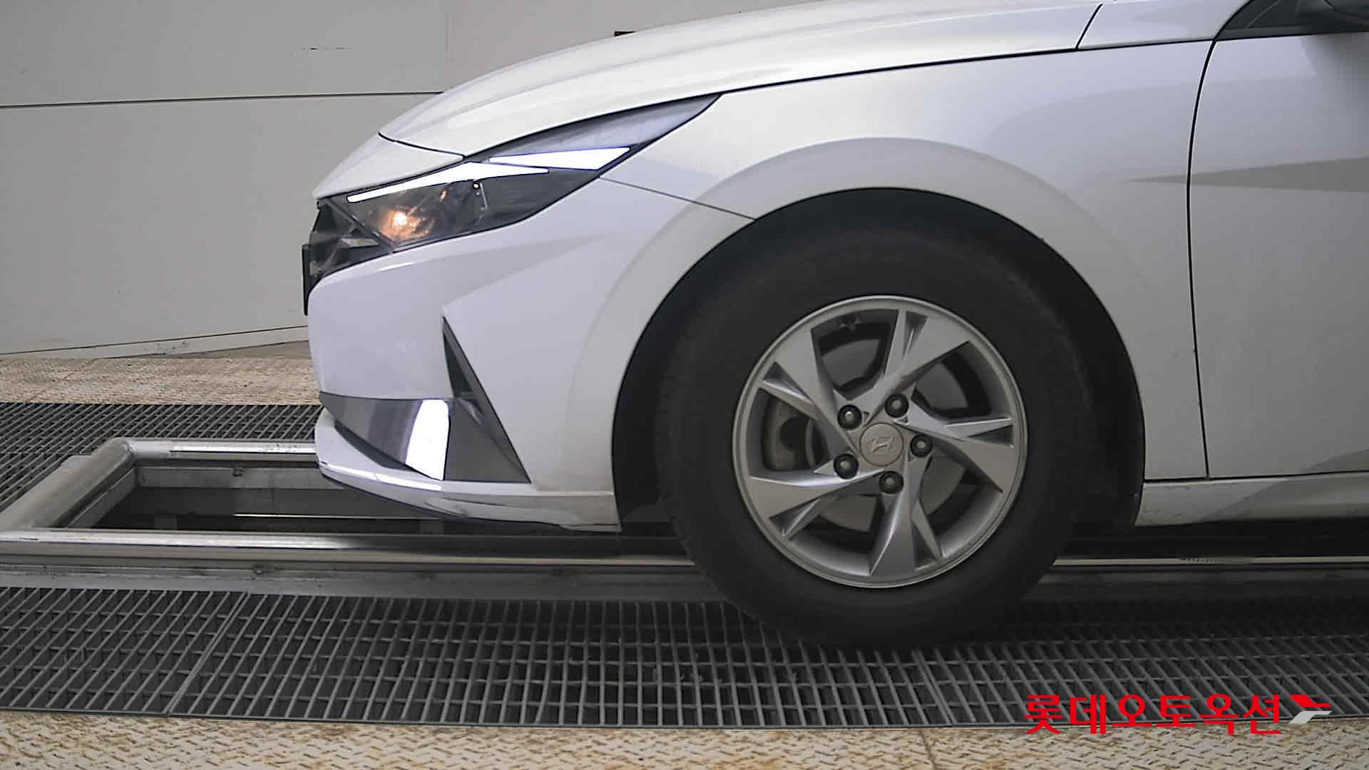 هيونداي إلانترا 2021 - صورة 25