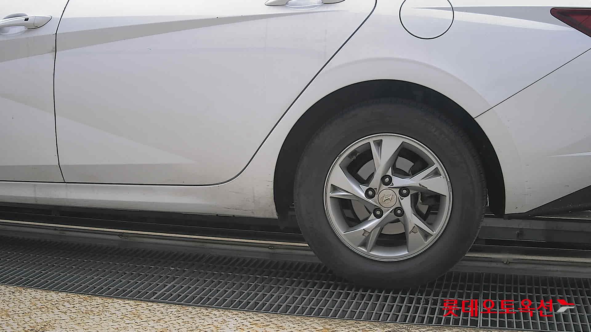 هيونداي إلانترا 2021 - صورة 26