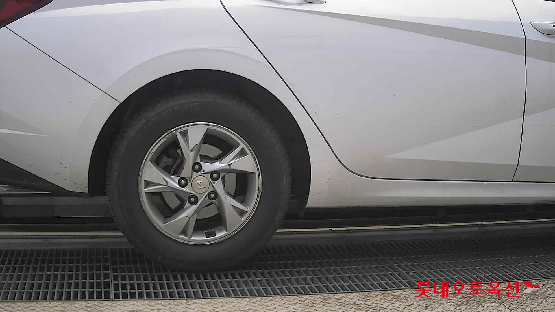 هيونداي إلانترا 2021 - صورة 28