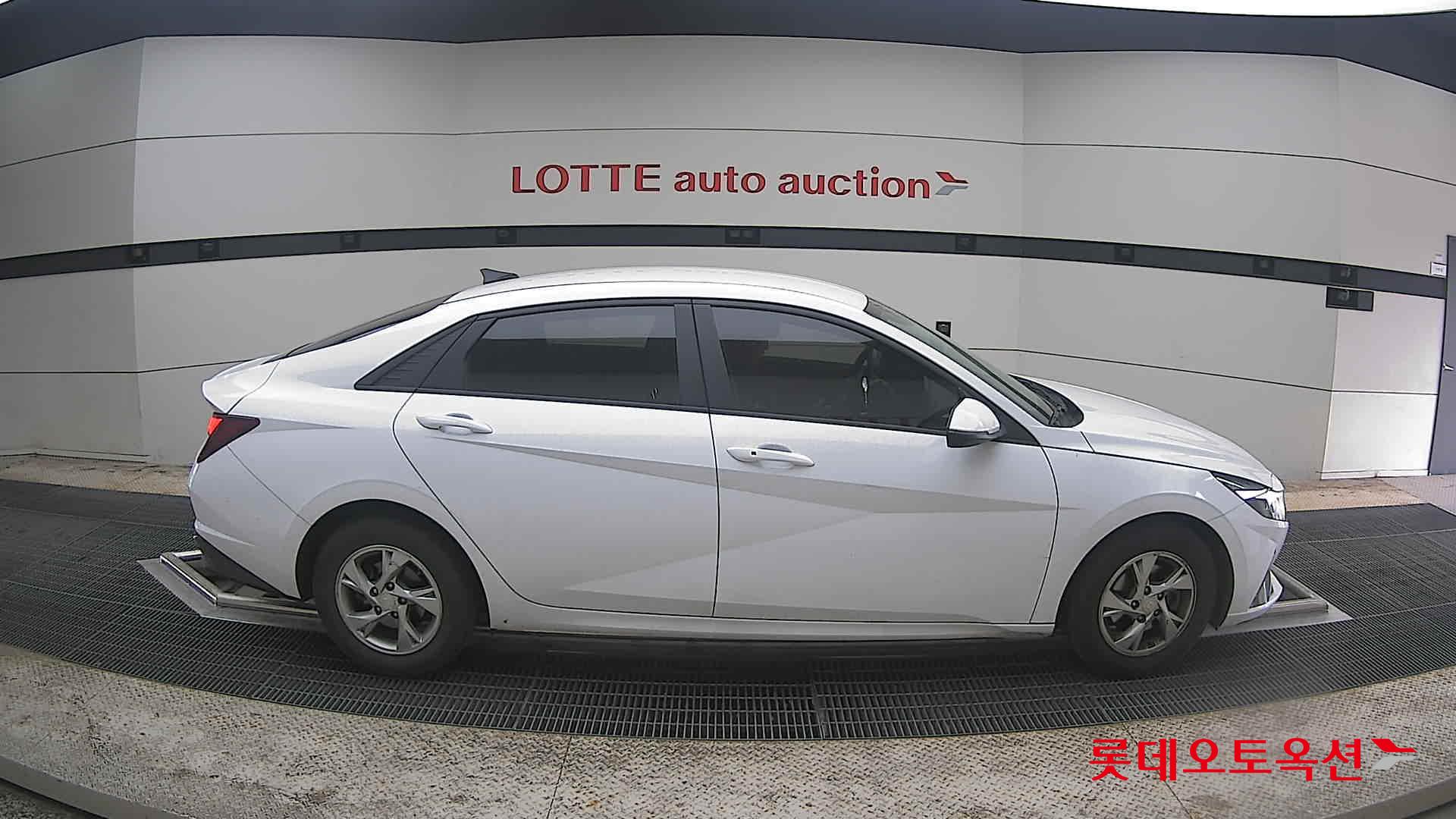 هيونداي إلانترا 2021 - صورة 21