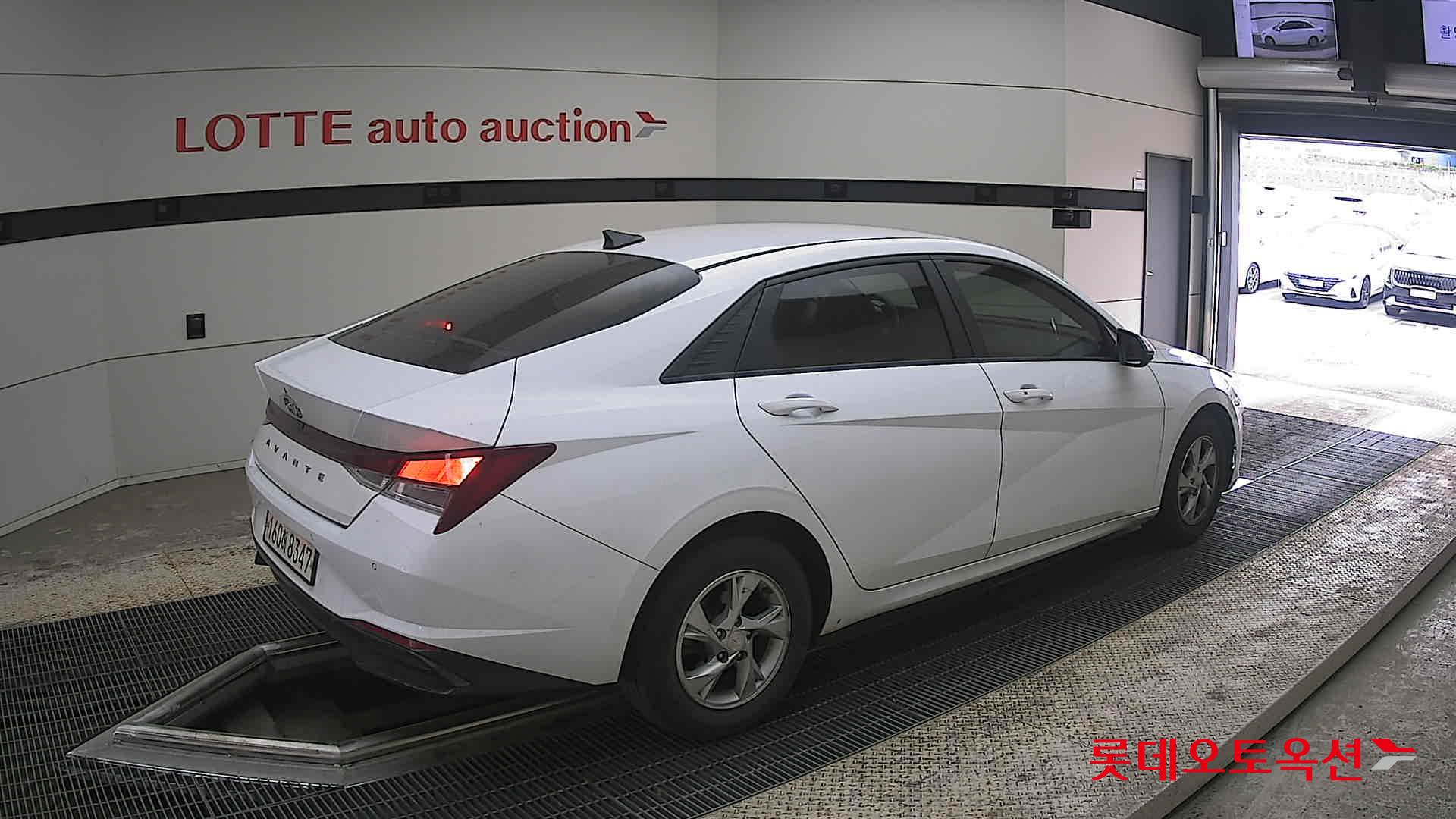 هيونداي إلانترا 2021 - صورة 19