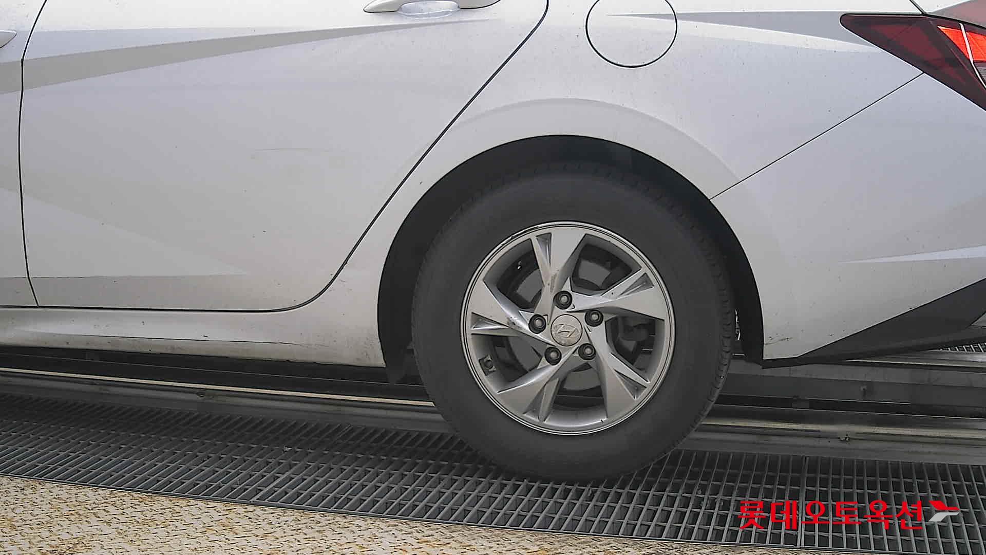 هيونداي إلانترا 2021 - صورة 26