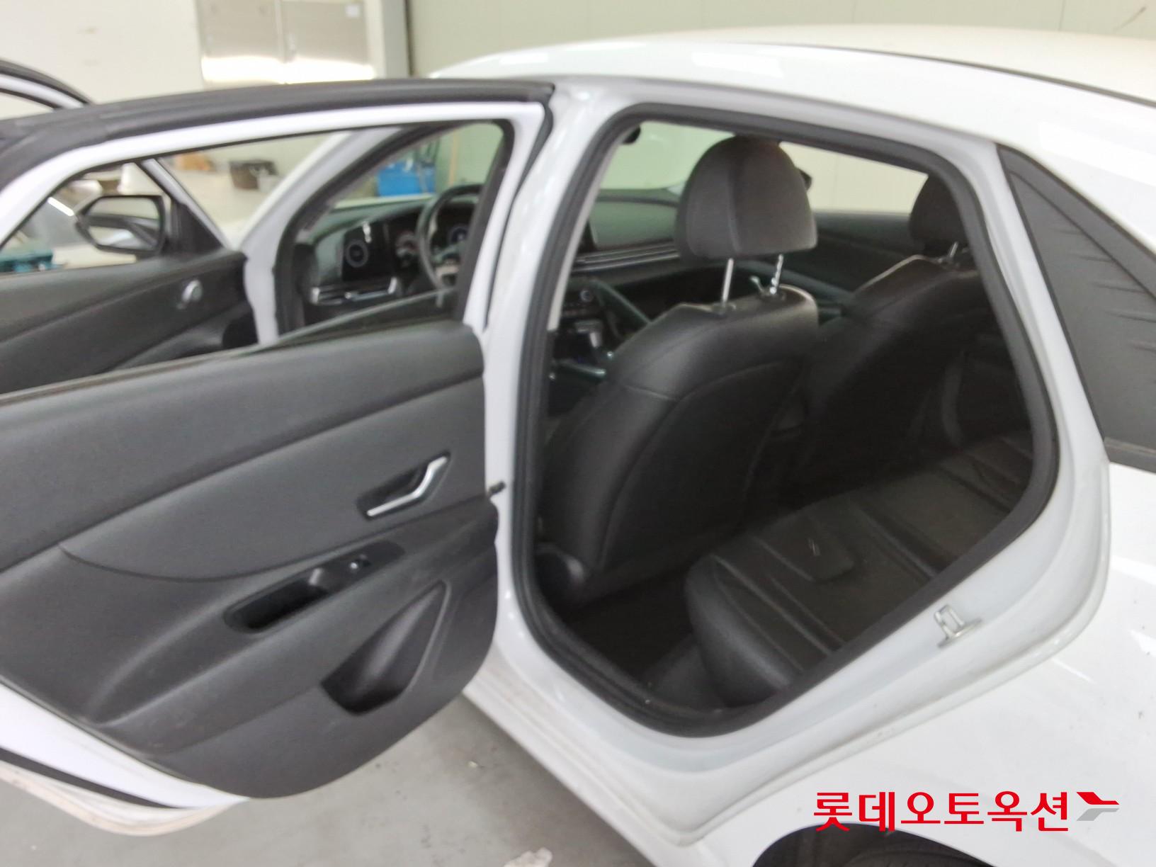 هيونداي إلانترا 2021 - صورة 37