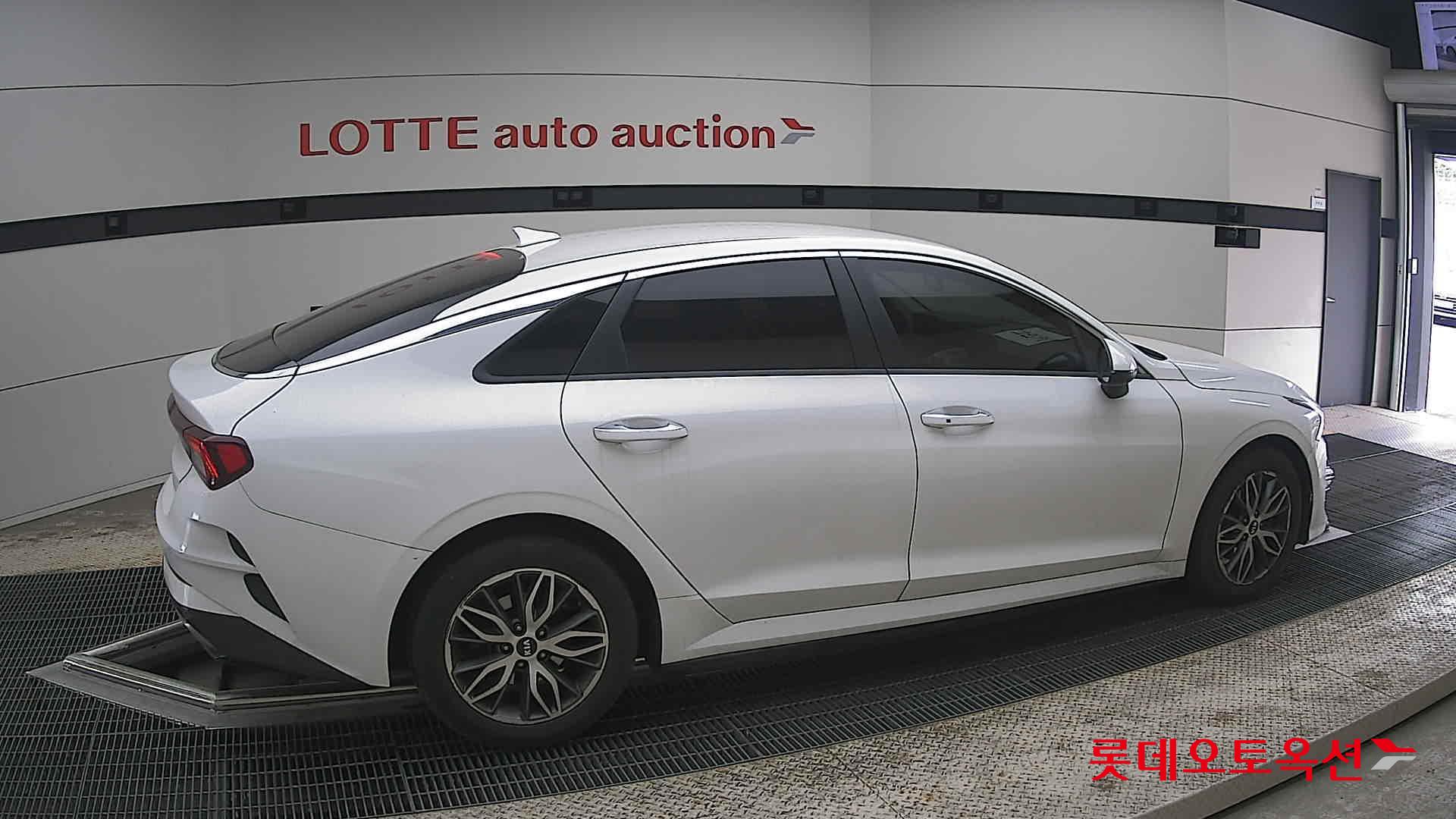 كيا K5 2021 - صورة 20