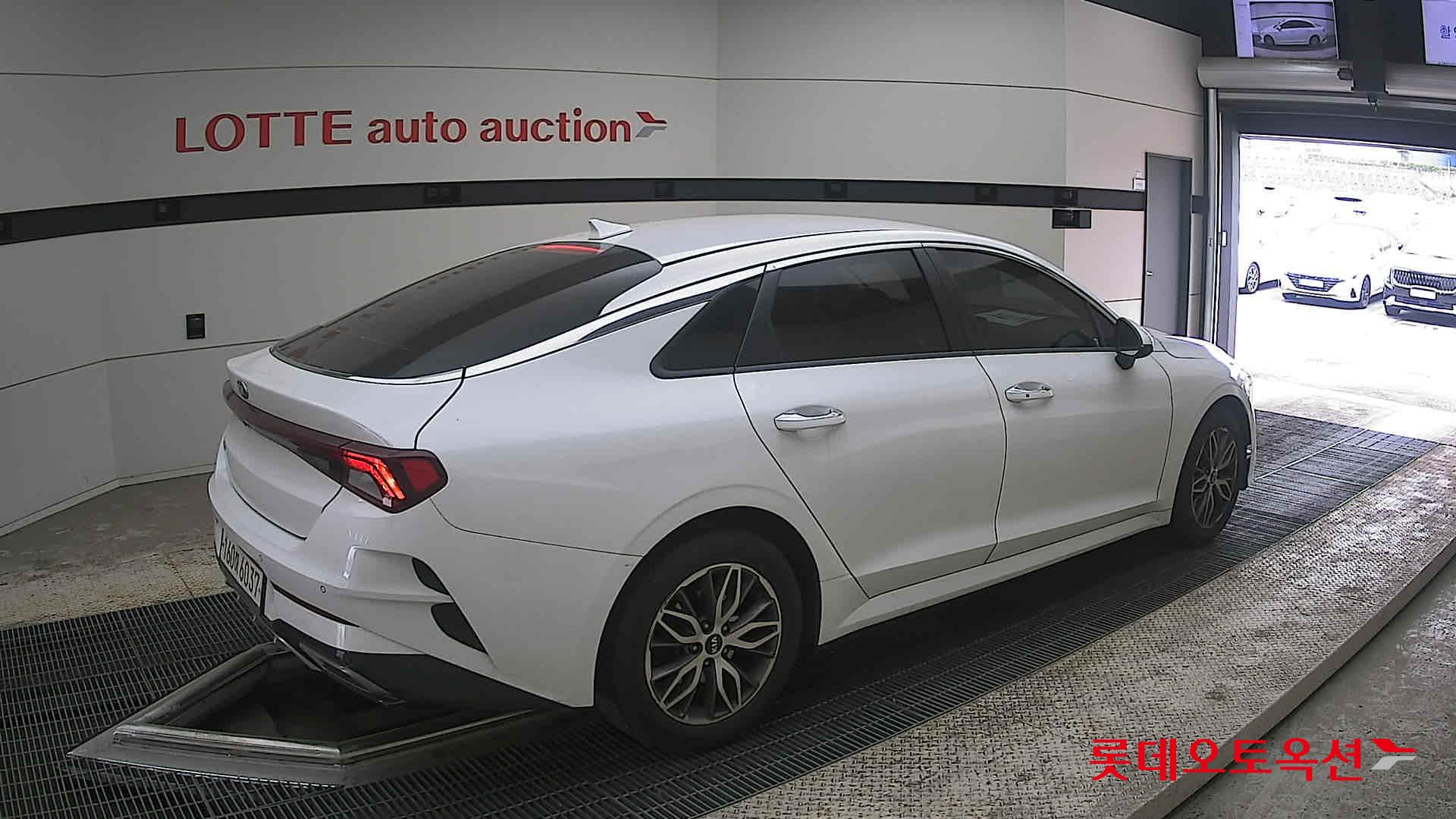 كيا K5 2021 - صورة 19