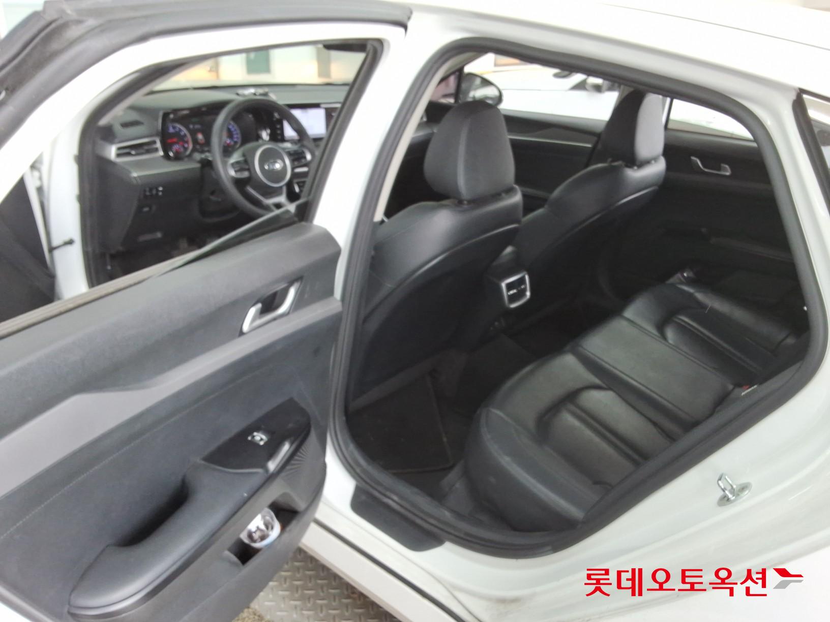 كيا K5 2021 - صورة 37