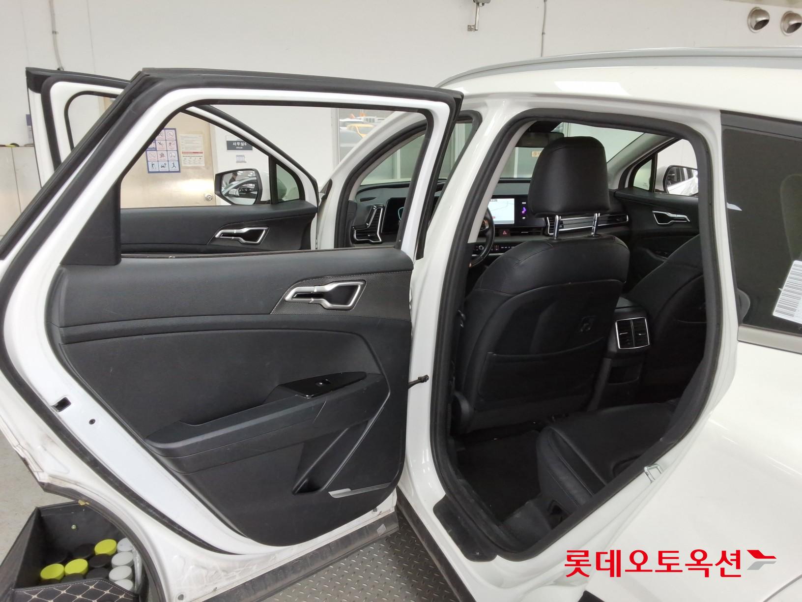 Kia Sportage 2022 - Image 37