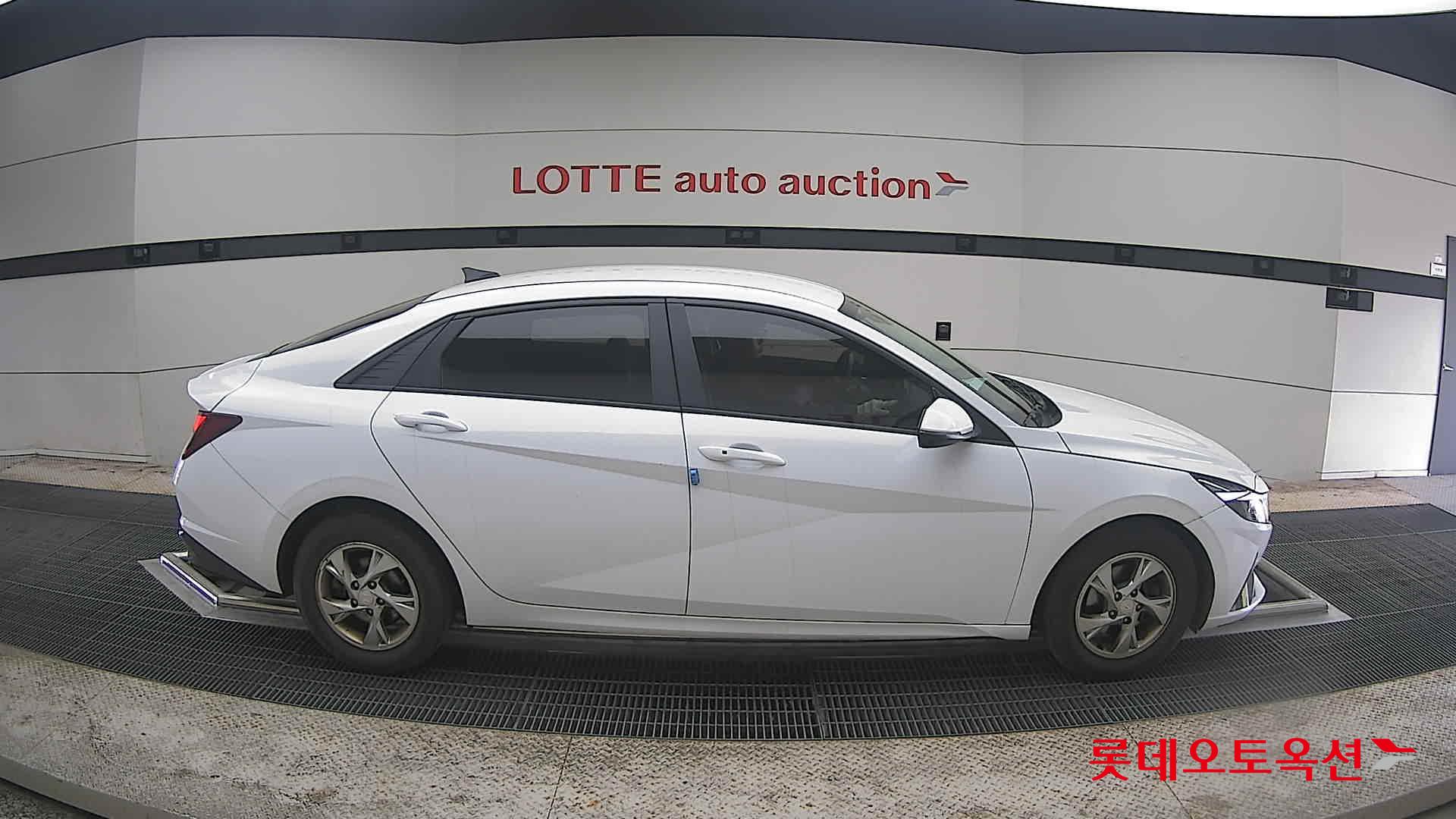 Hyundai Elantra 2021 - Image 21