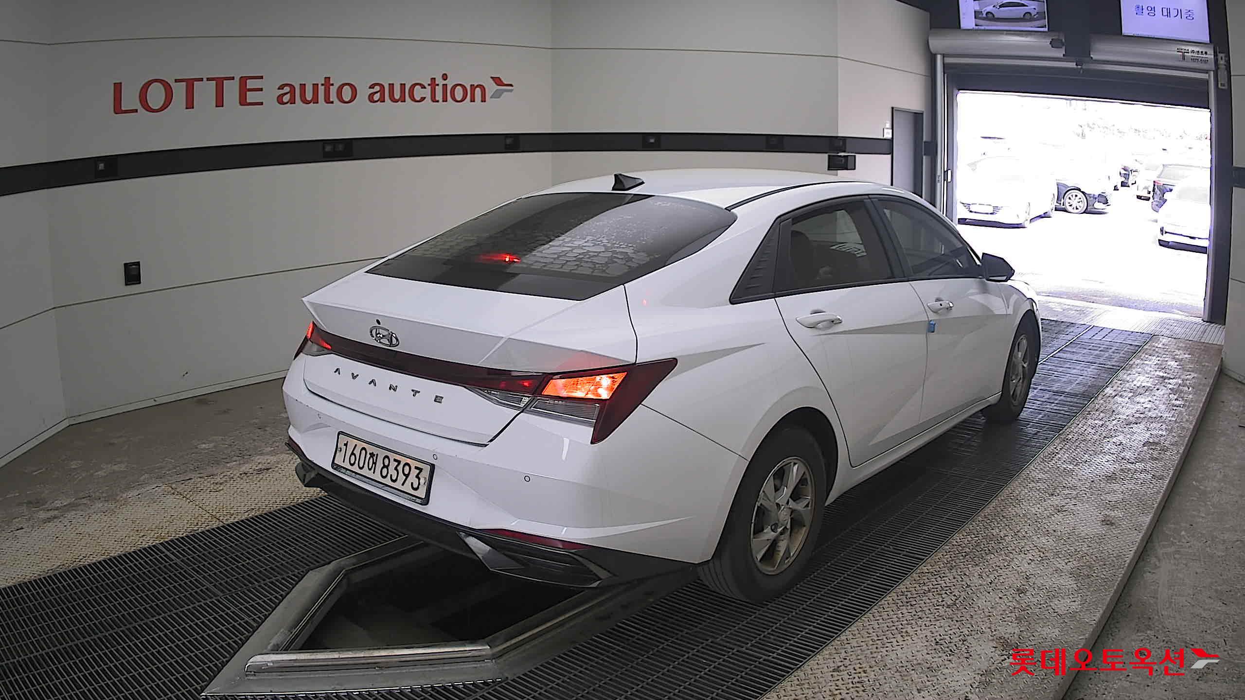 Hyundai Elantra 2021 - Image 5