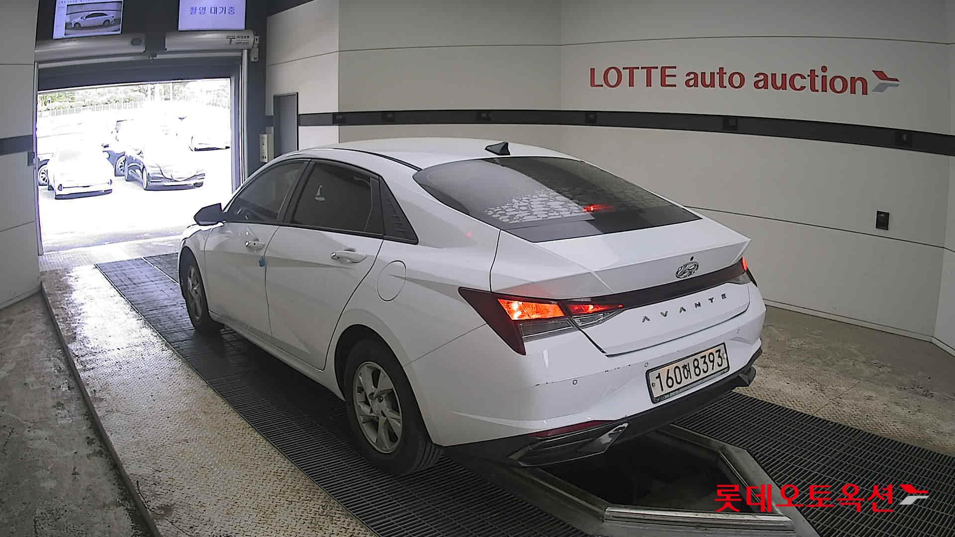 Hyundai Elantra 2021 - Image 4