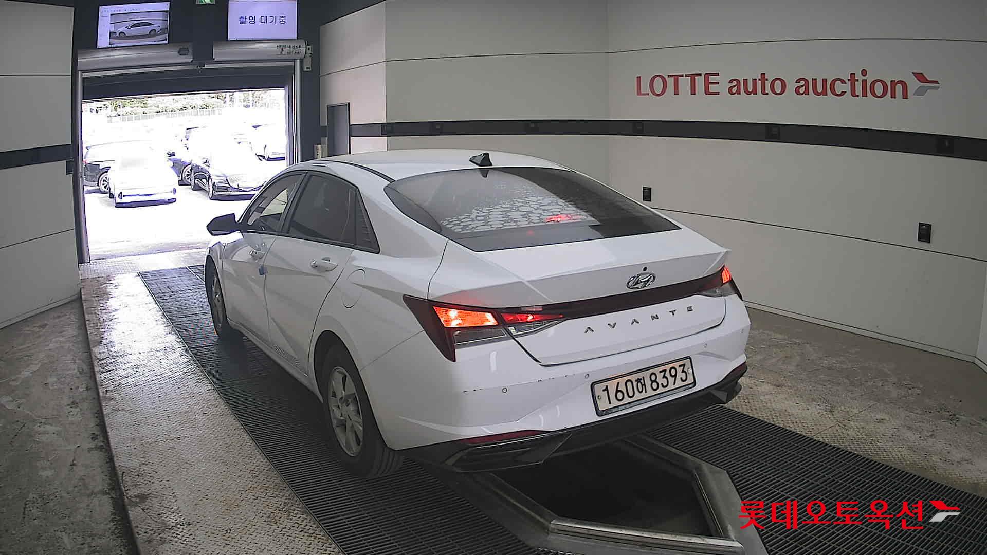 Hyundai Elantra 2021 - Image 16