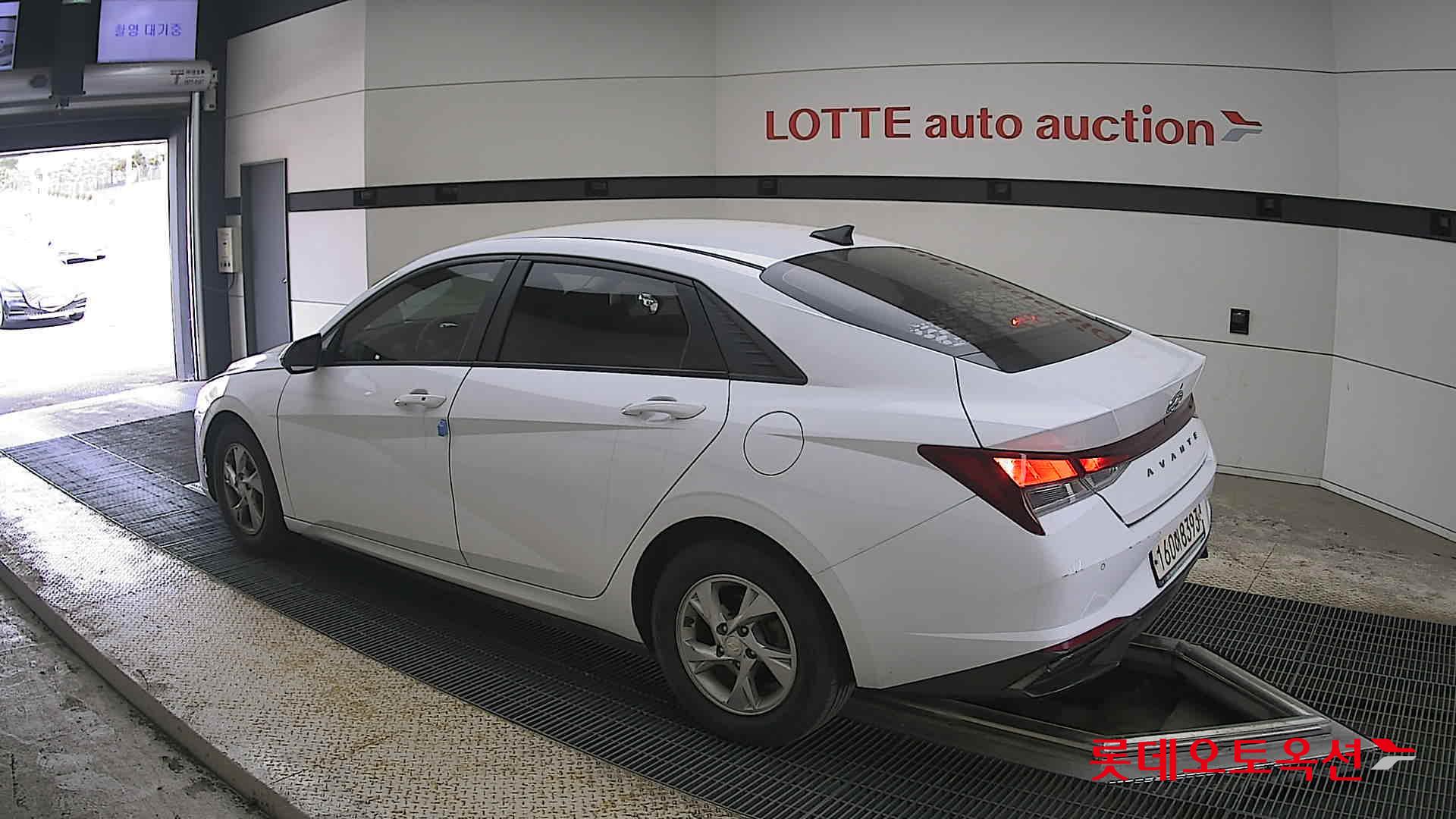 Hyundai Elantra 2021 - Image 15