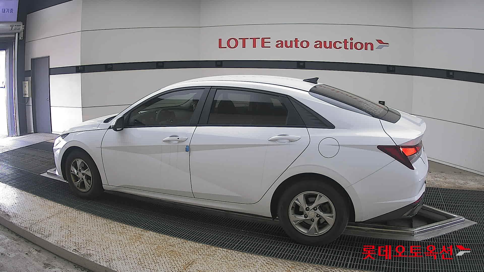 Hyundai Elantra 2021 - Image 14