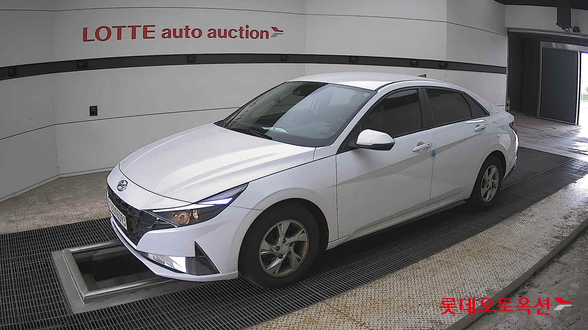 Hyundai Elantra 2021 - Image 11