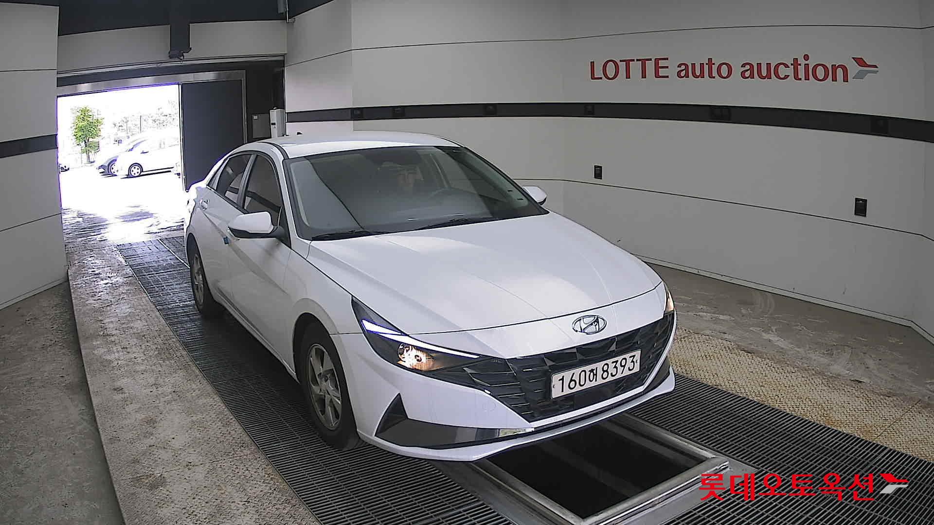 Hyundai Elantra 2021 - Image 24