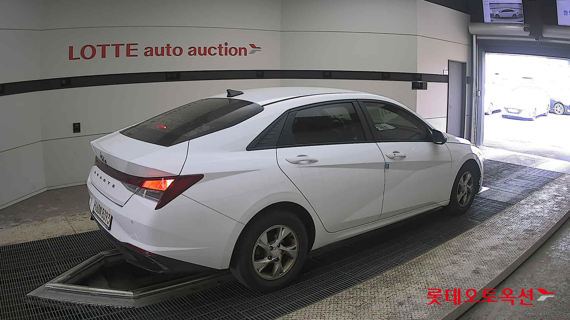 Hyundai Elantra 2021 - Image 19