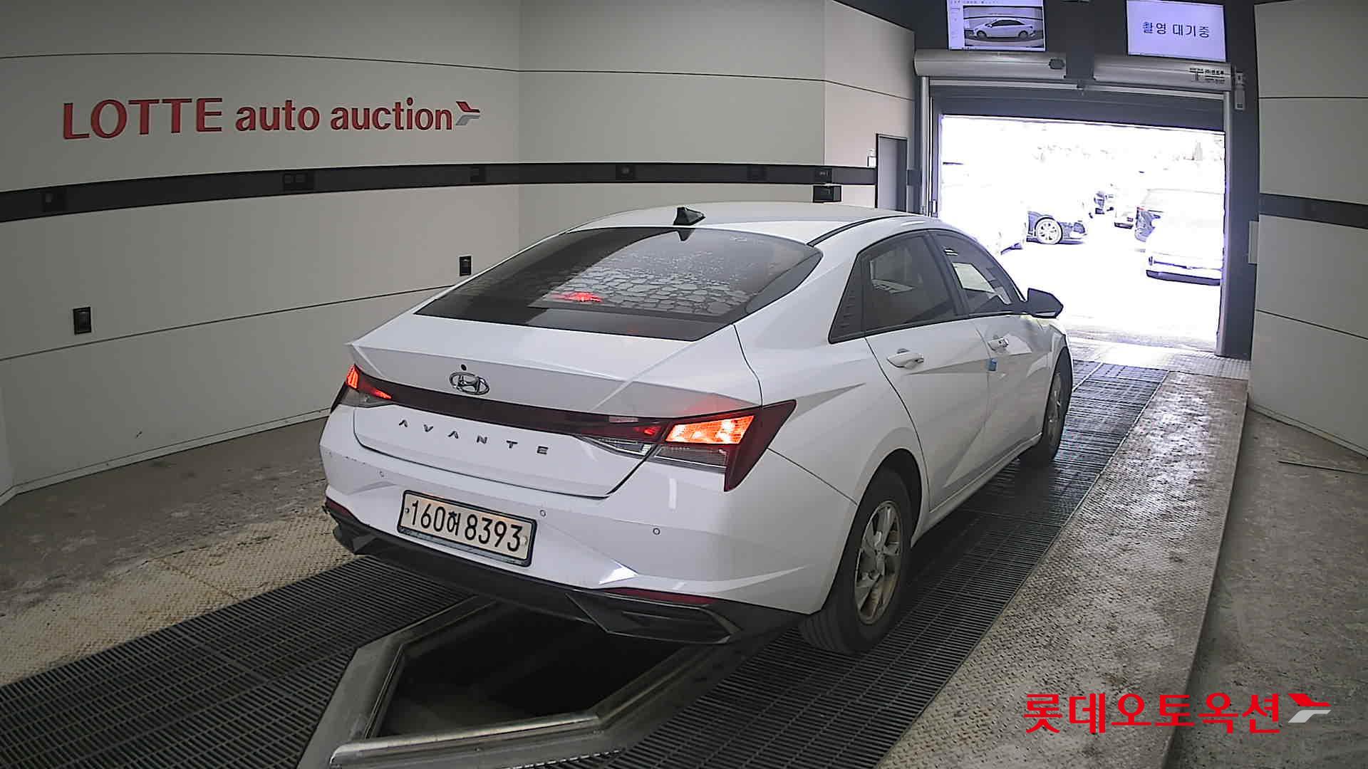 Hyundai Elantra 2021 - Image 18