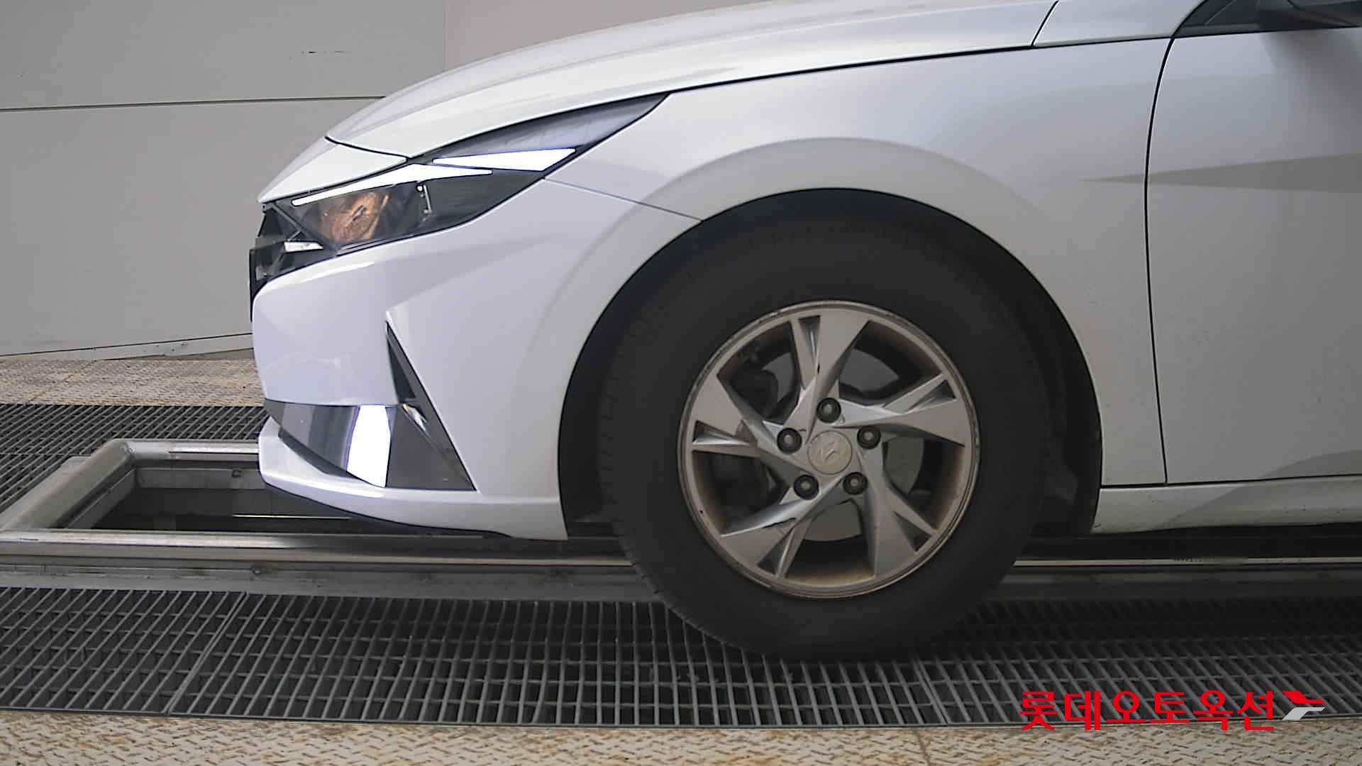 Hyundai Elantra 2021 - Image 25