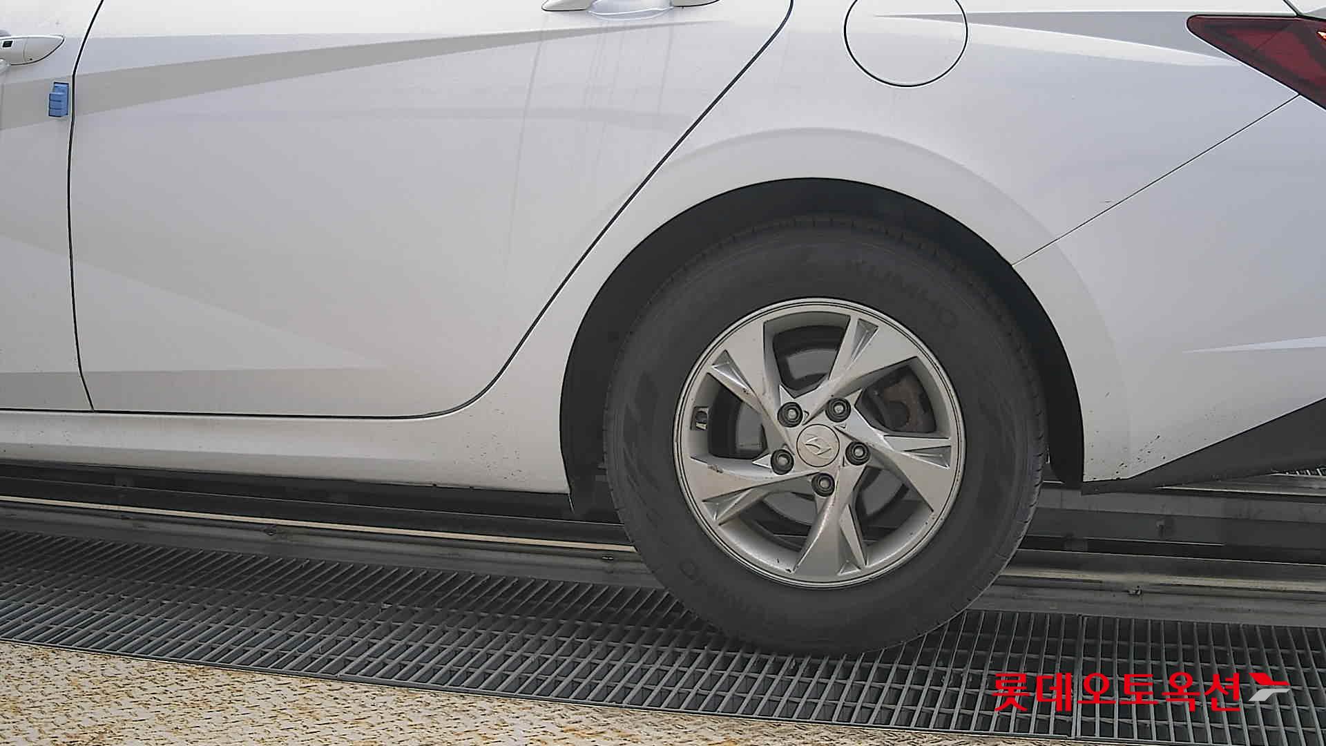 Hyundai Elantra 2021 - Image 26