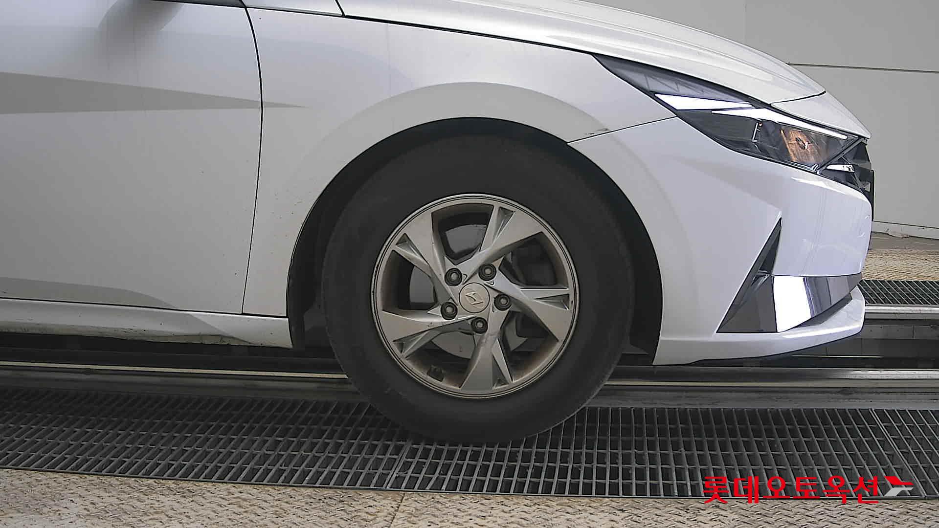 Hyundai Elantra 2021 - Image 27