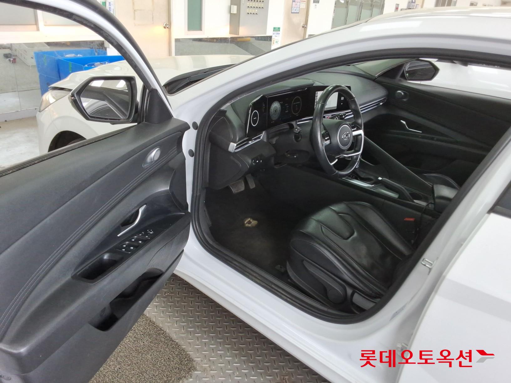 Hyundai Elantra 2021 - Image 35