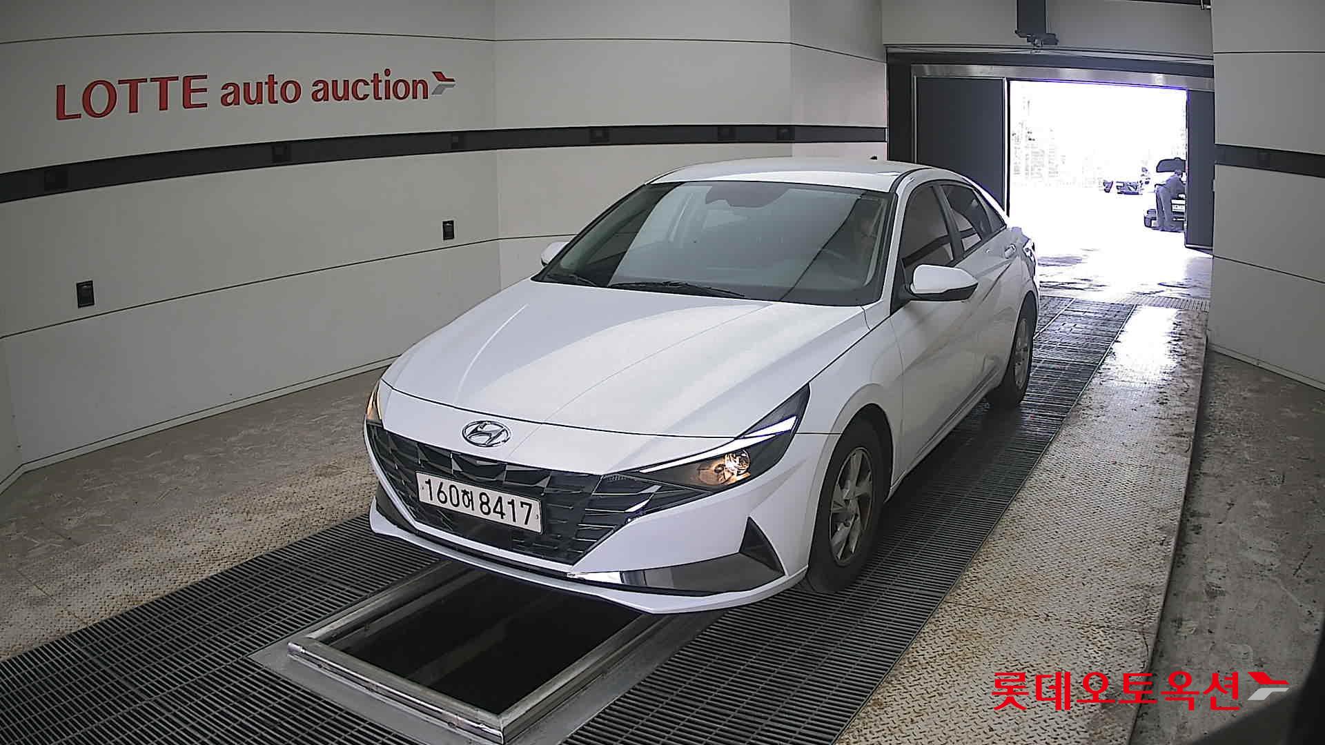 Hyundai Elantra 2021 - Image 10