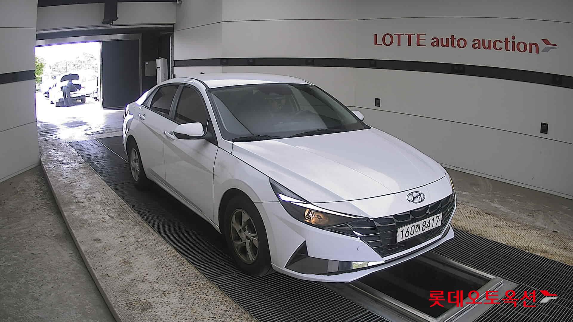 Hyundai Elantra 2021 - Image 6