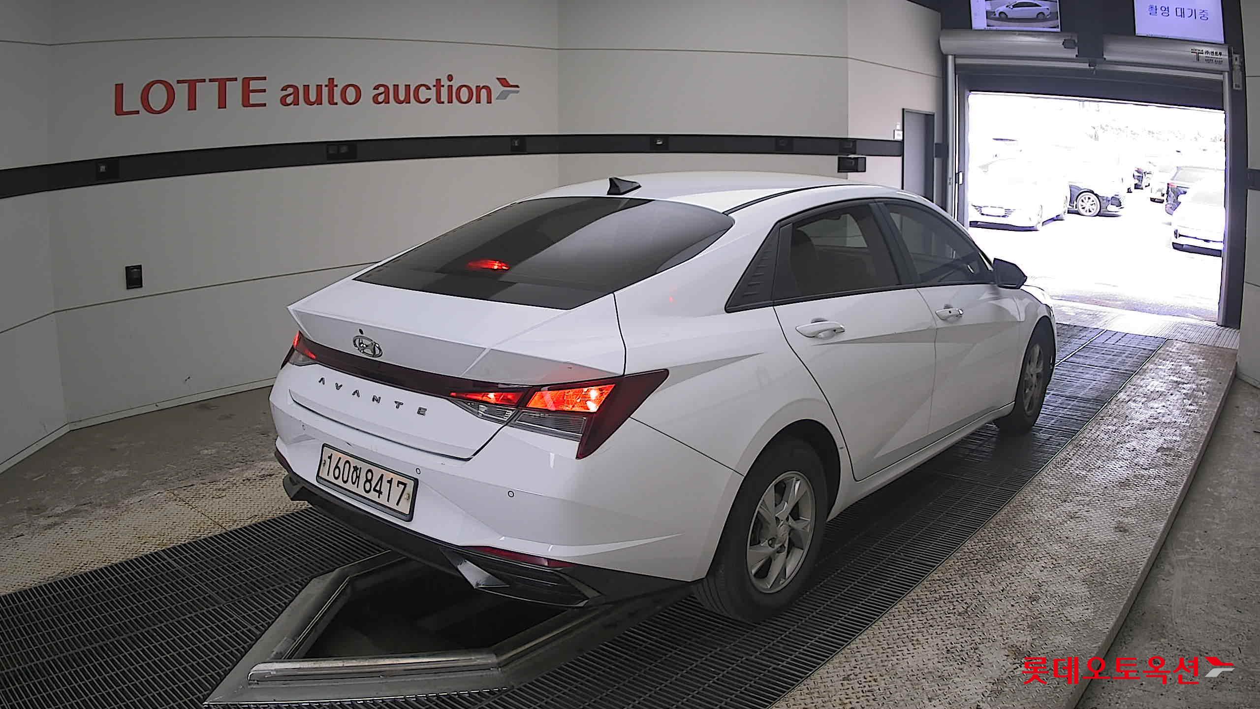 Hyundai Elantra 2021 - Image 5