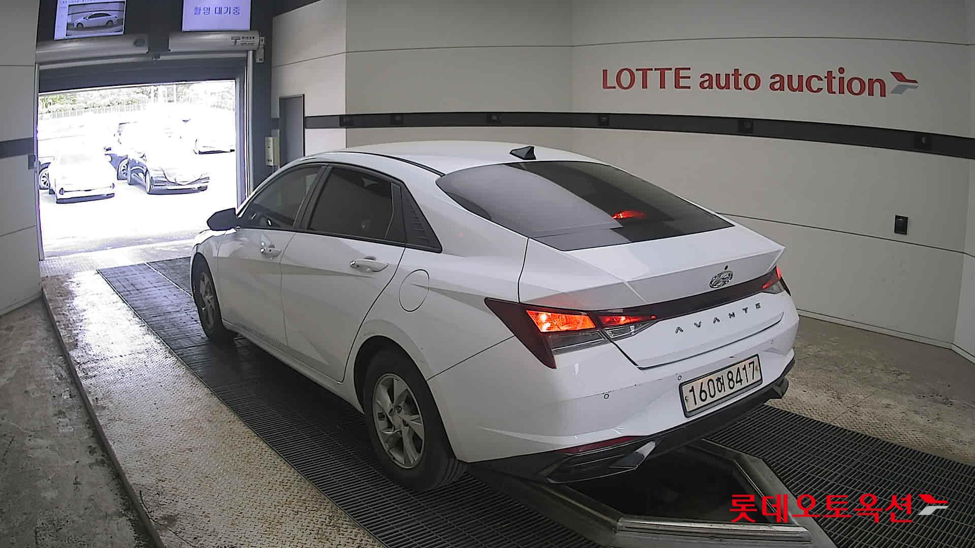 Hyundai Elantra 2021 - Image 4