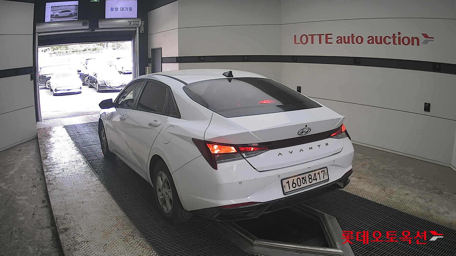 Hyundai Elantra 2021 - Image 16