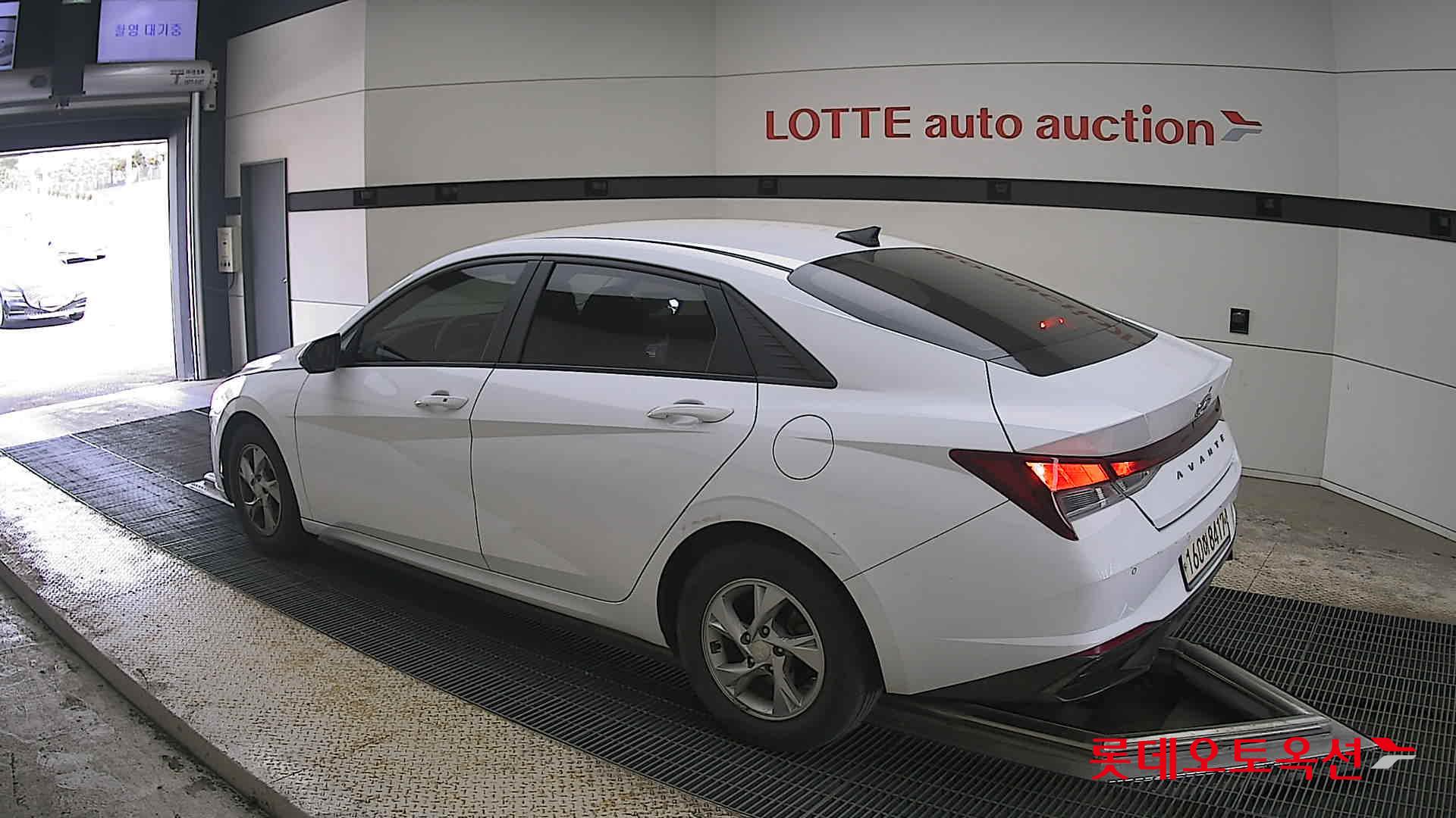 Hyundai Elantra 2021 - Image 15