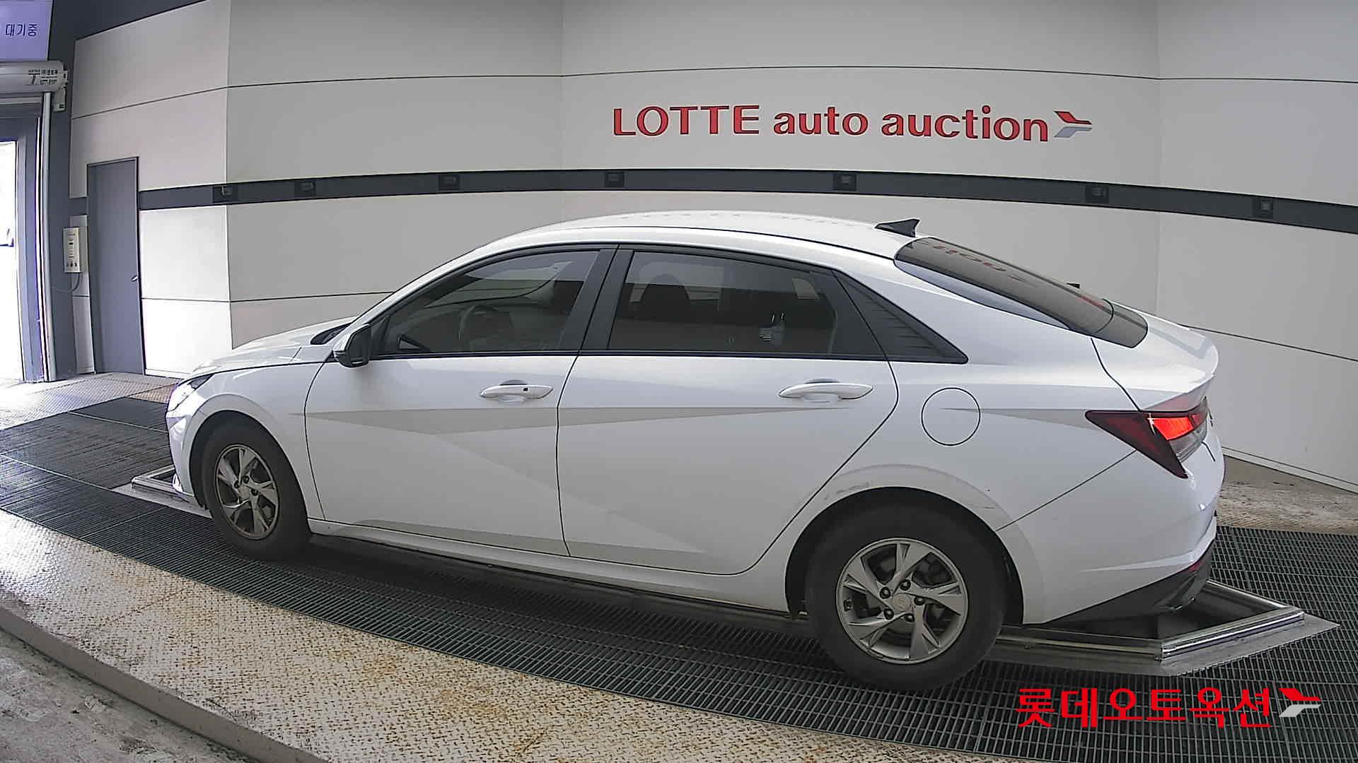 Hyundai Elantra 2021 - Image 14
