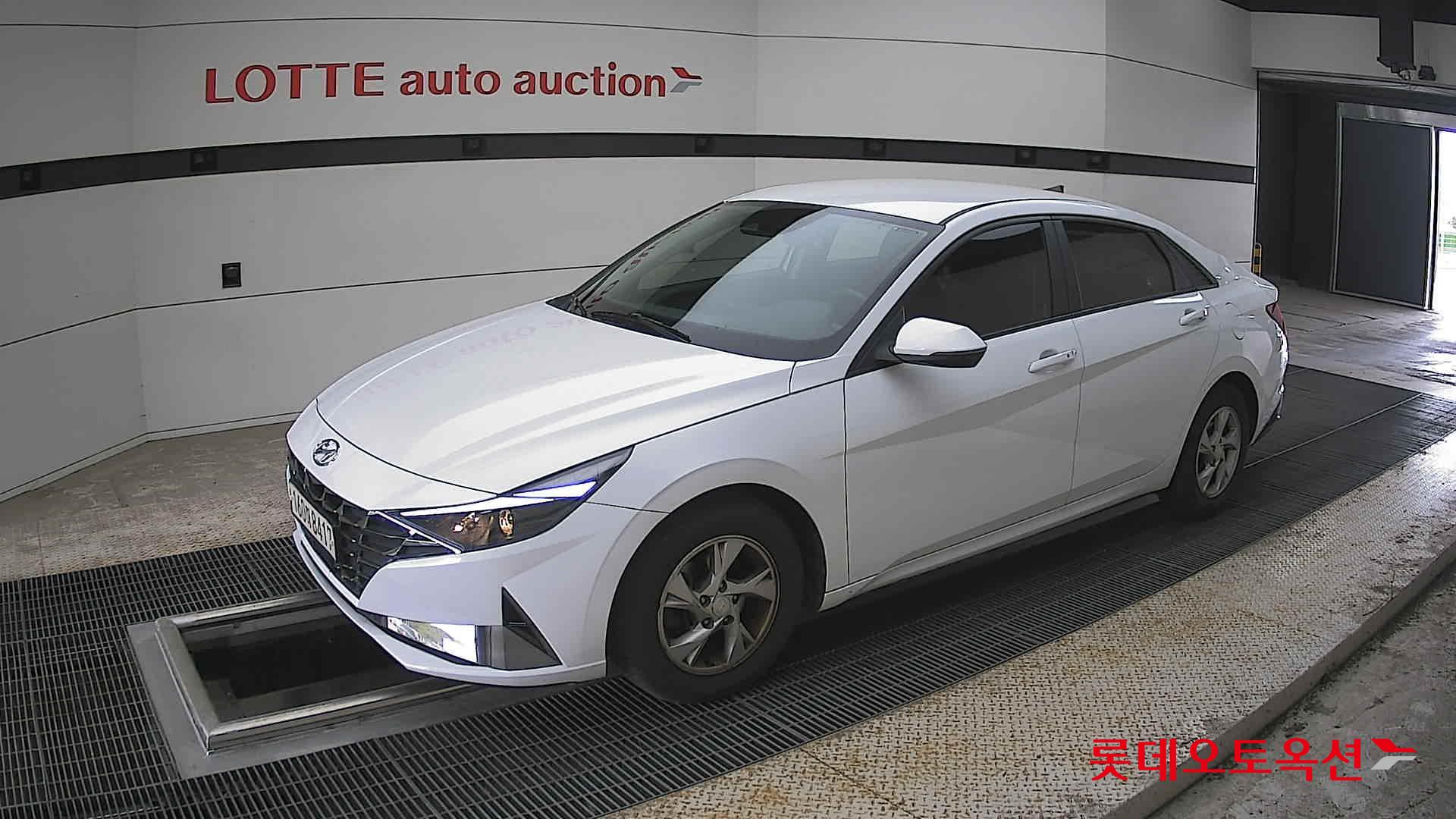 Hyundai Elantra 2021 - Image 11