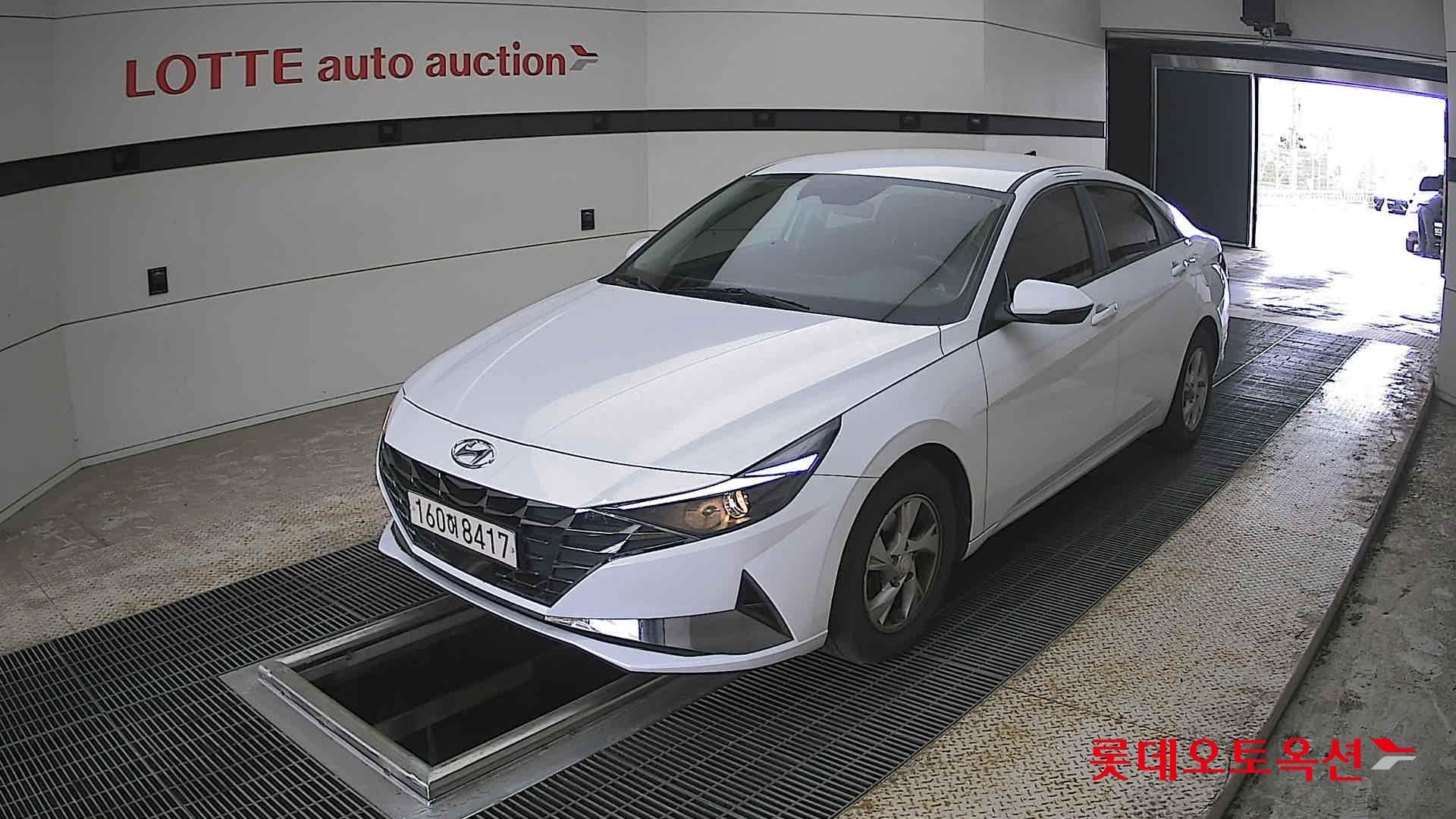 Hyundai Elantra 2021 - Image 3