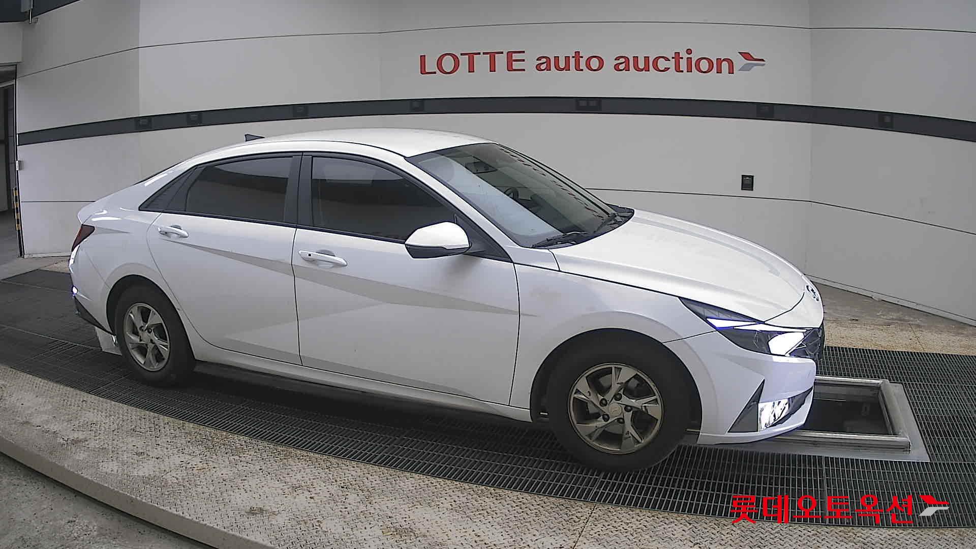 Hyundai Elantra 2021 - Image 22