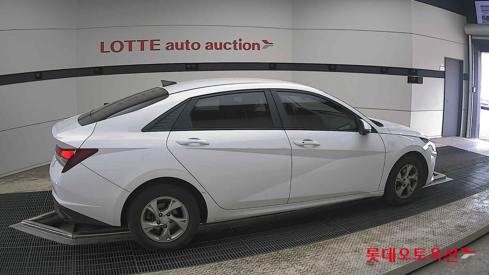 Hyundai Elantra 2021 - Image 20