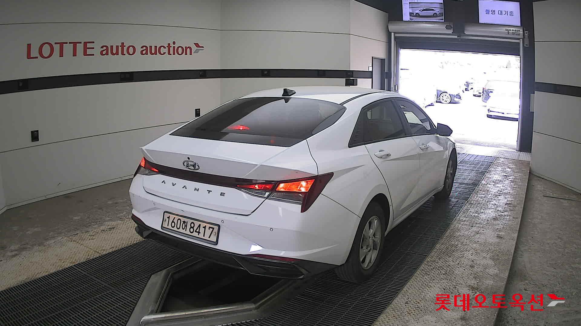 Hyundai Elantra 2021 - Image 18