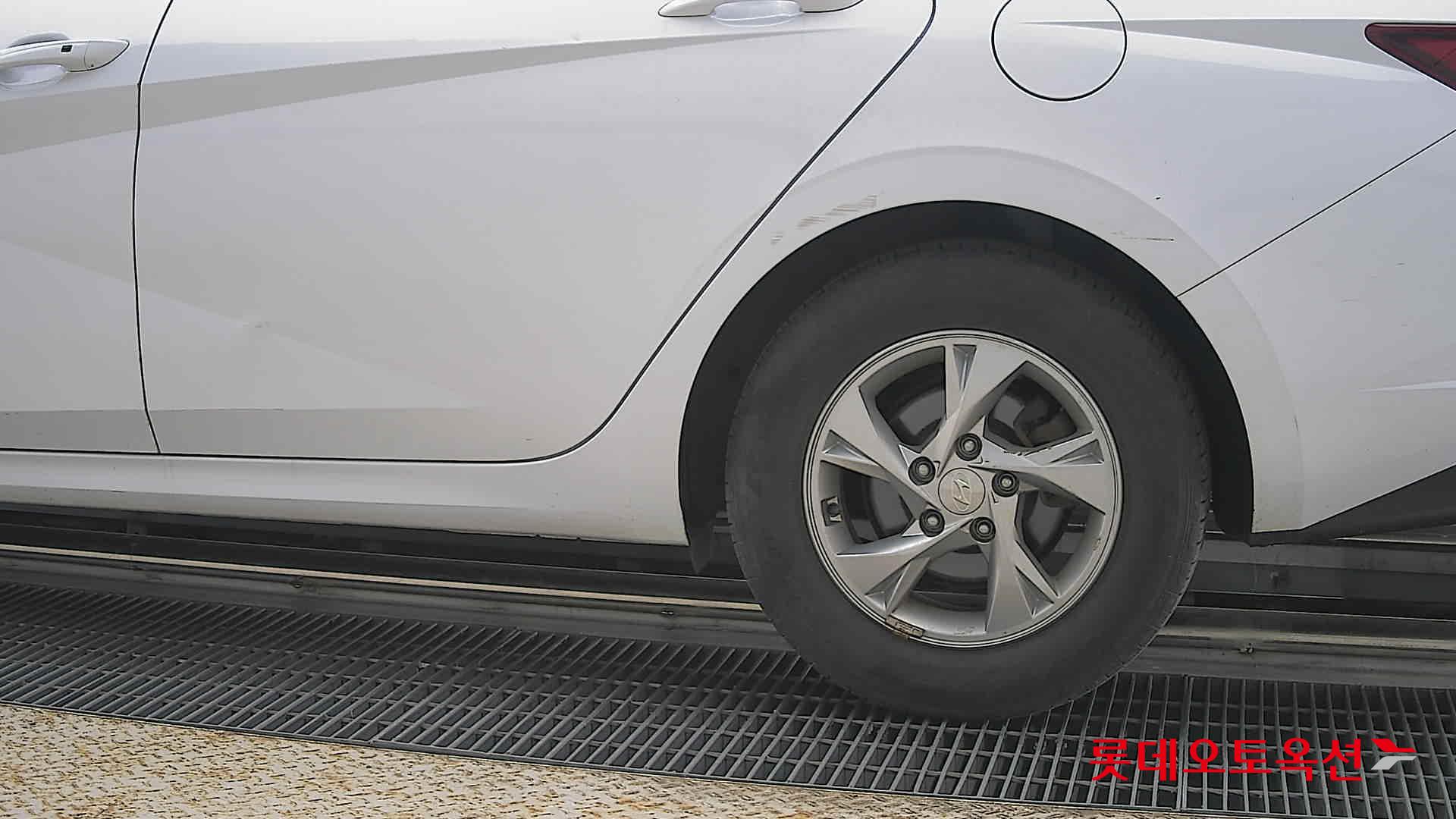 Hyundai Elantra 2021 - Image 26