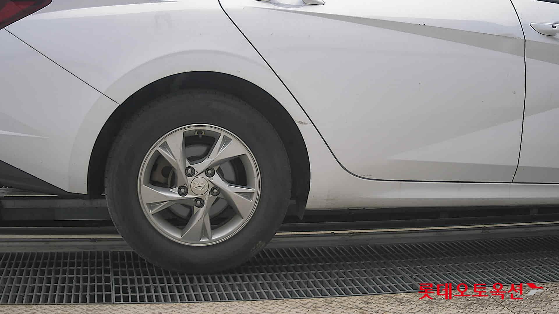 Hyundai Elantra 2021 - Image 28