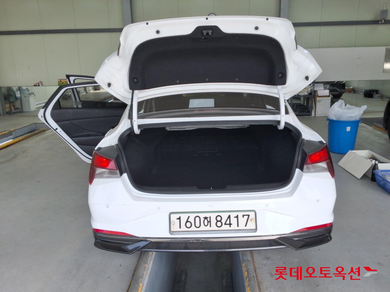 Hyundai Elantra 2021 - Image 9